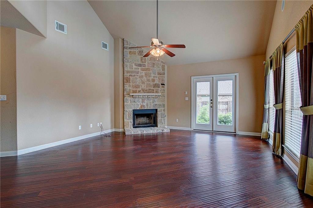 2409 Santa Clara Ln Property Photo 5