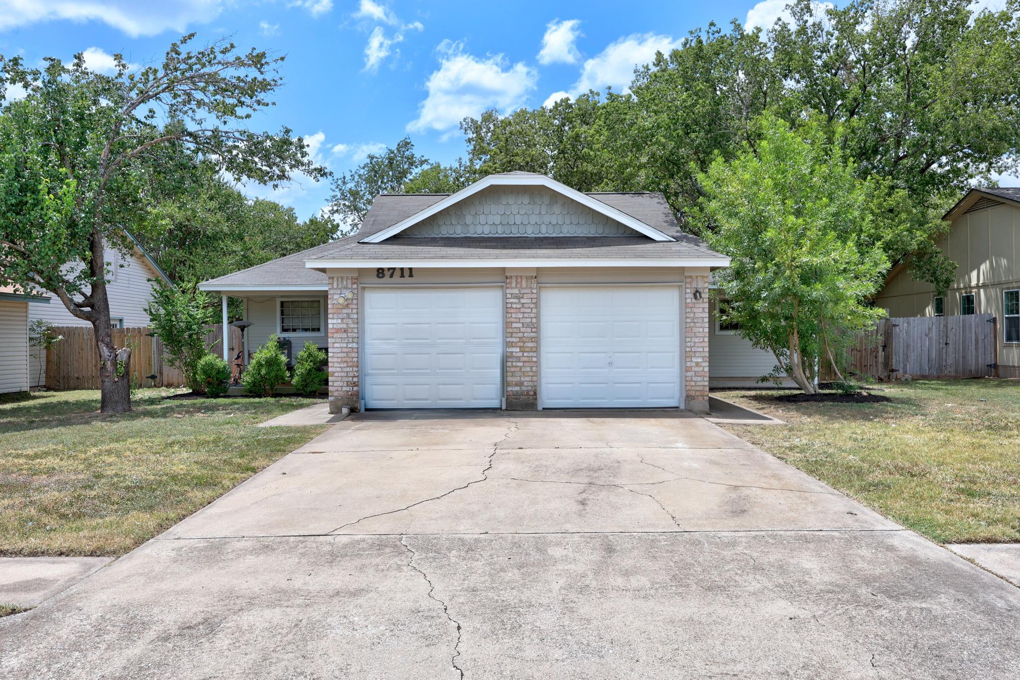 8711 Pineridge Dr Property Photo 1