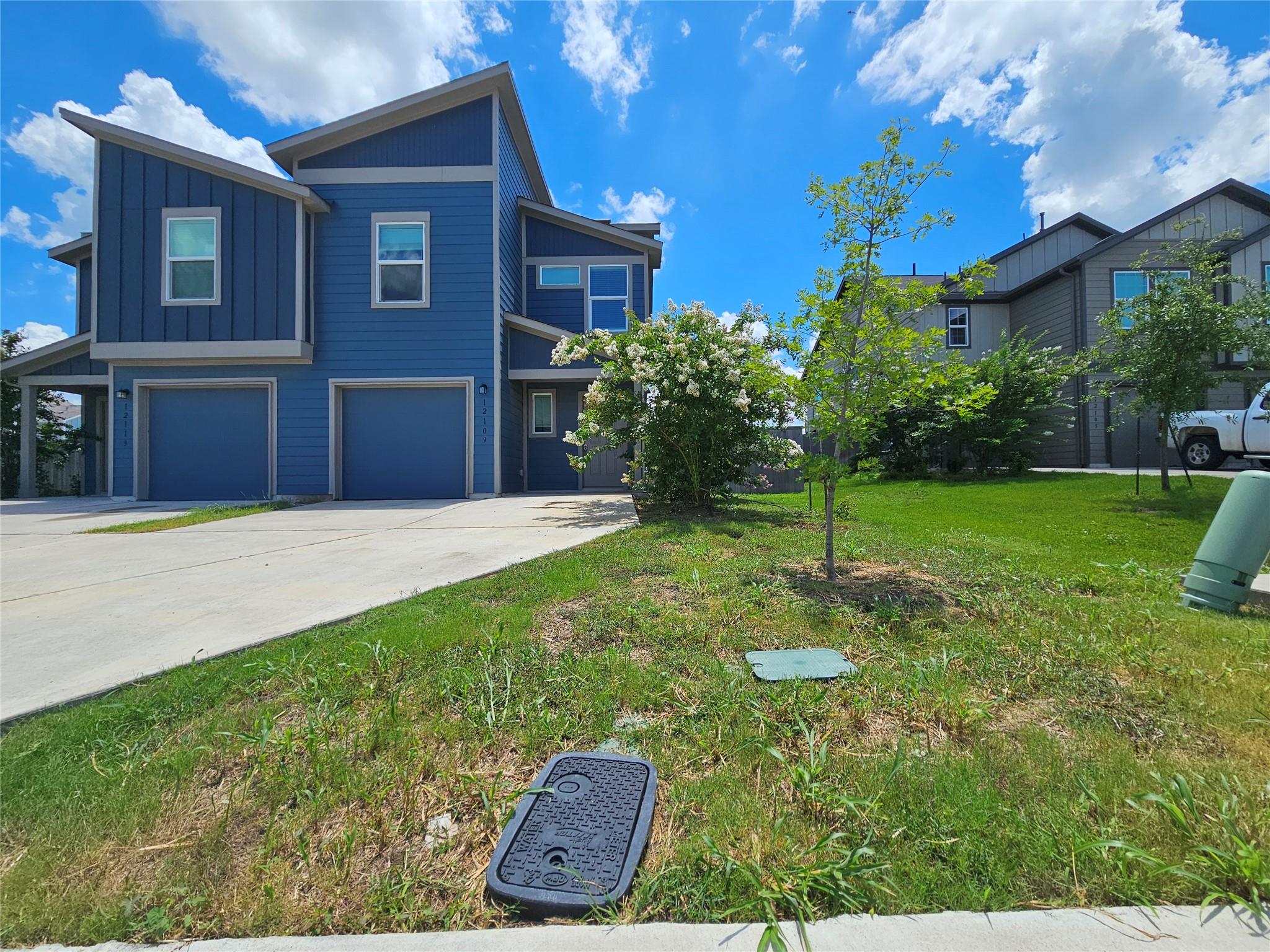 12109 Short Leaf Path Property Photo 1