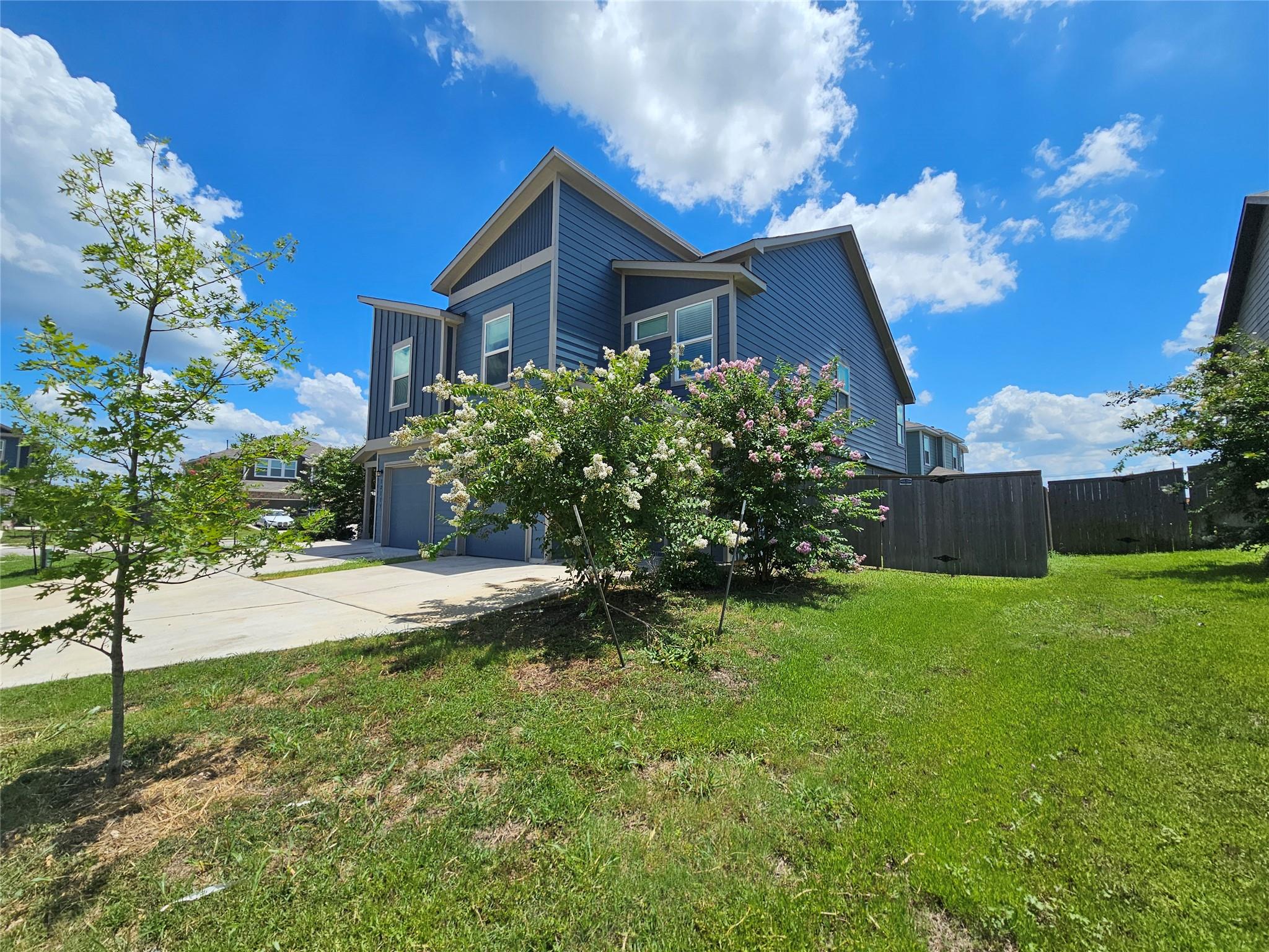 12109 Short Leaf Path Property Photo 3