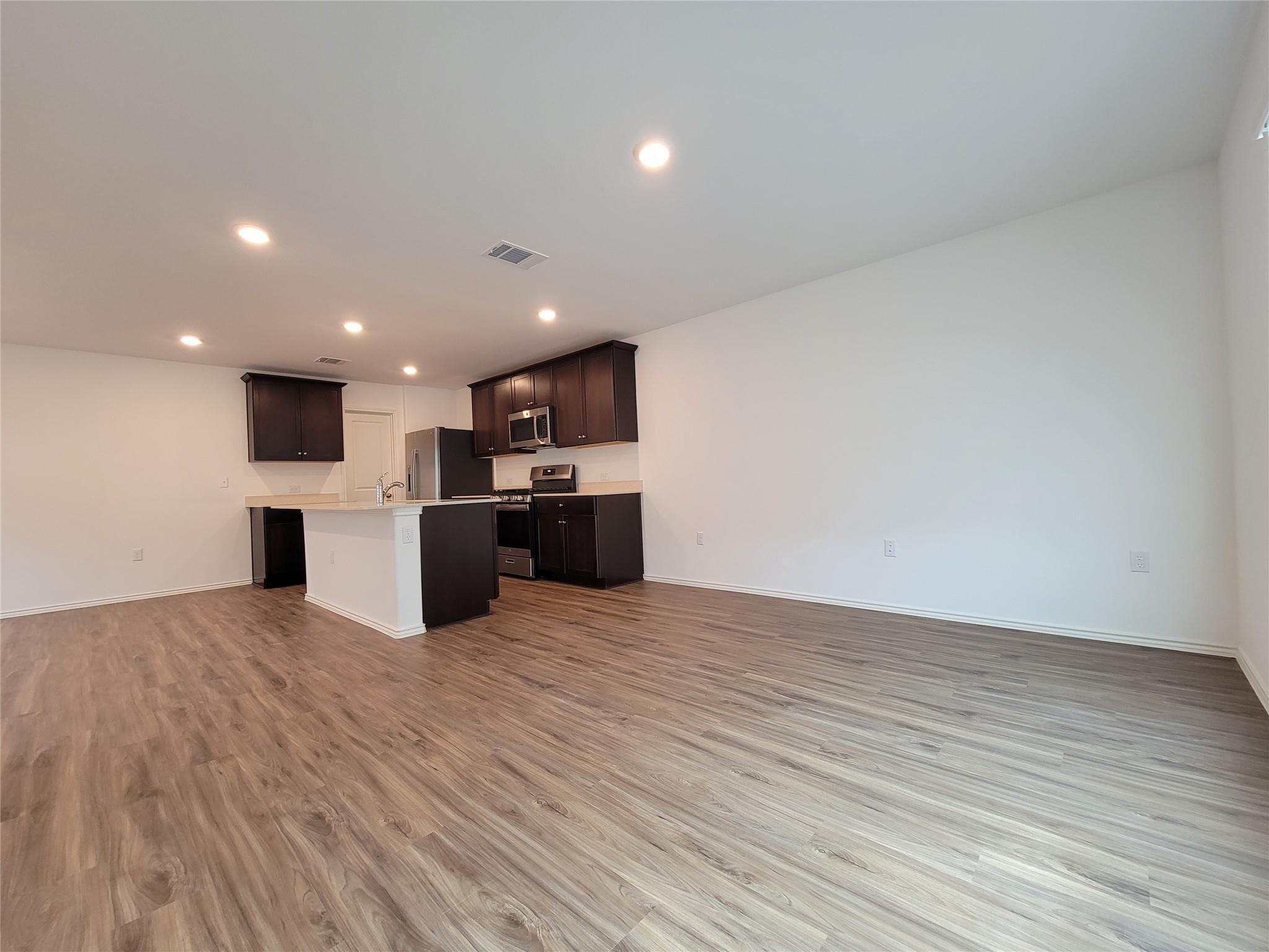 12109 Short Leaf Path Property Photo 9
