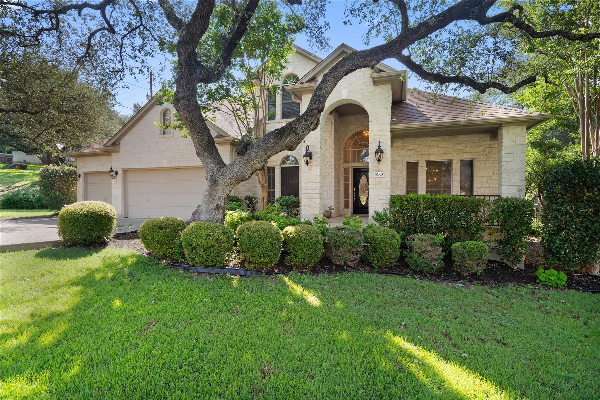 10303 Spicewood Pkwy Property Photo 1