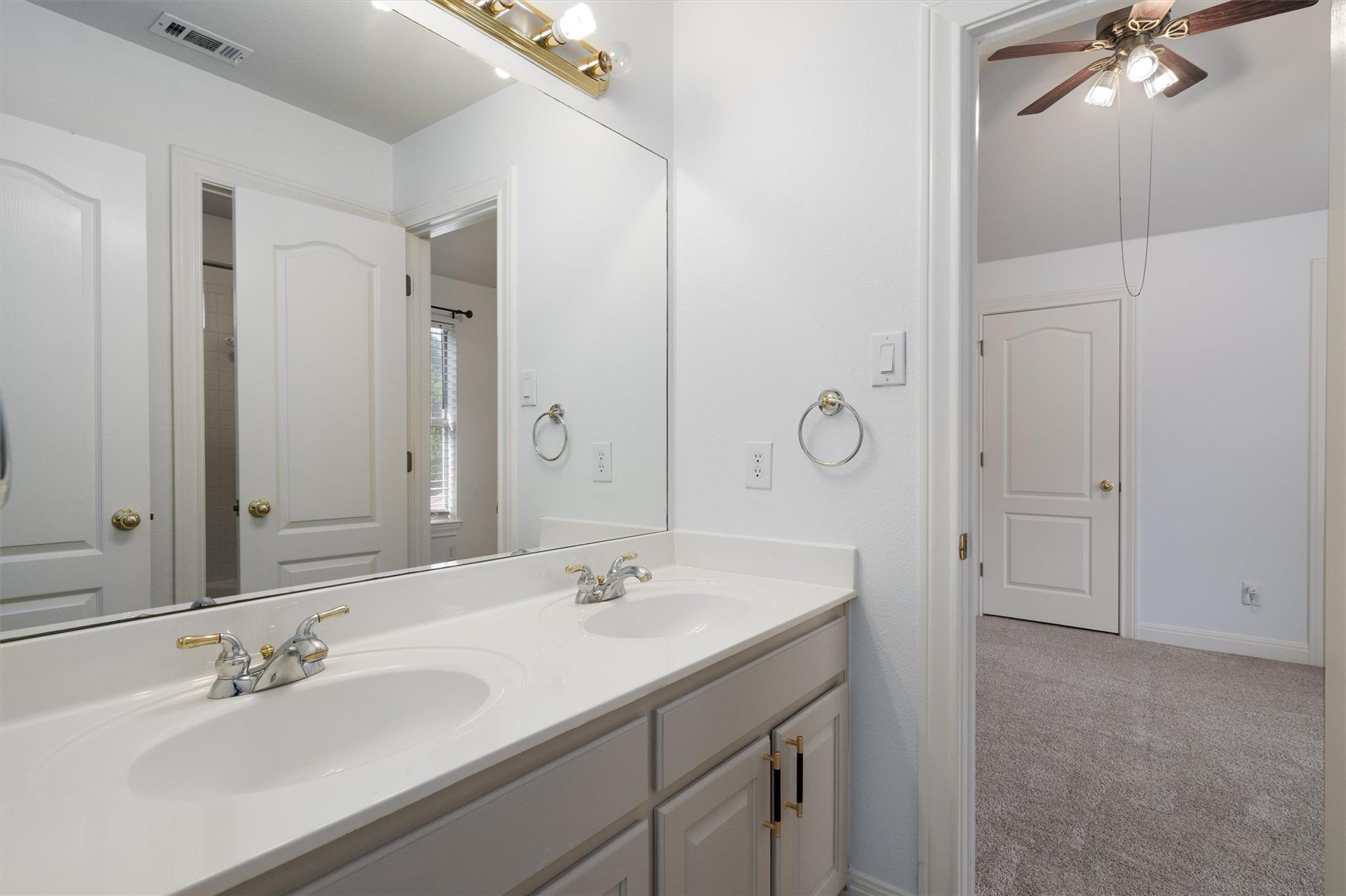 10303 Spicewood Pkwy Property Photo 32