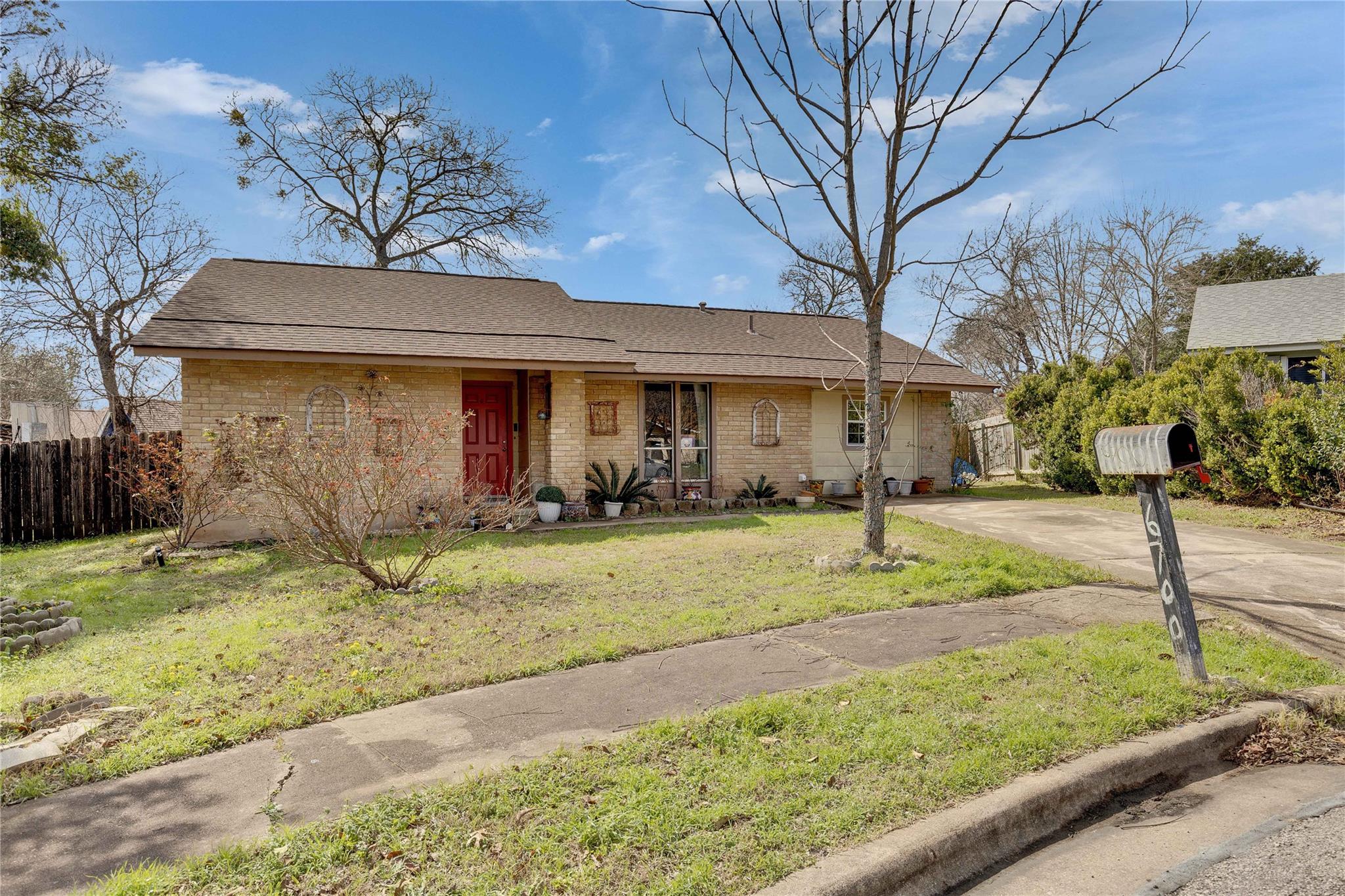 6700 Rockridge Ct Property Photo 2
