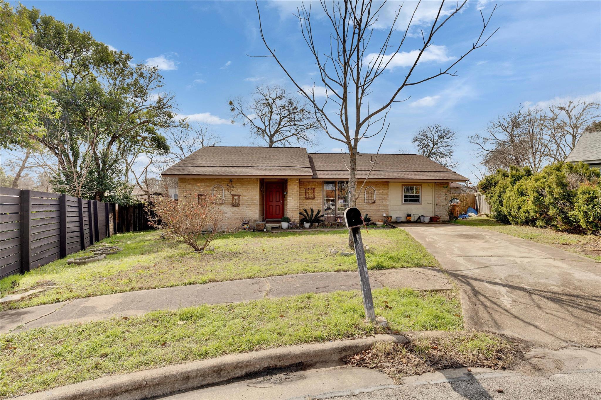 6700 Rockridge Ct Property Photo 4