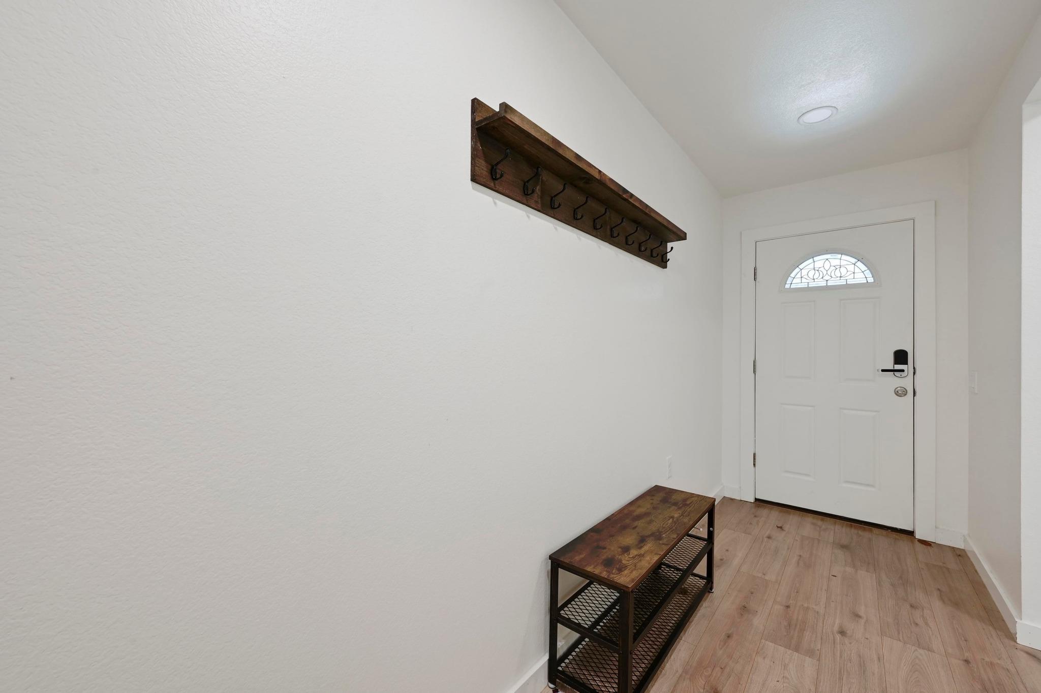 7004 Ashen Ln Property Photo 3
