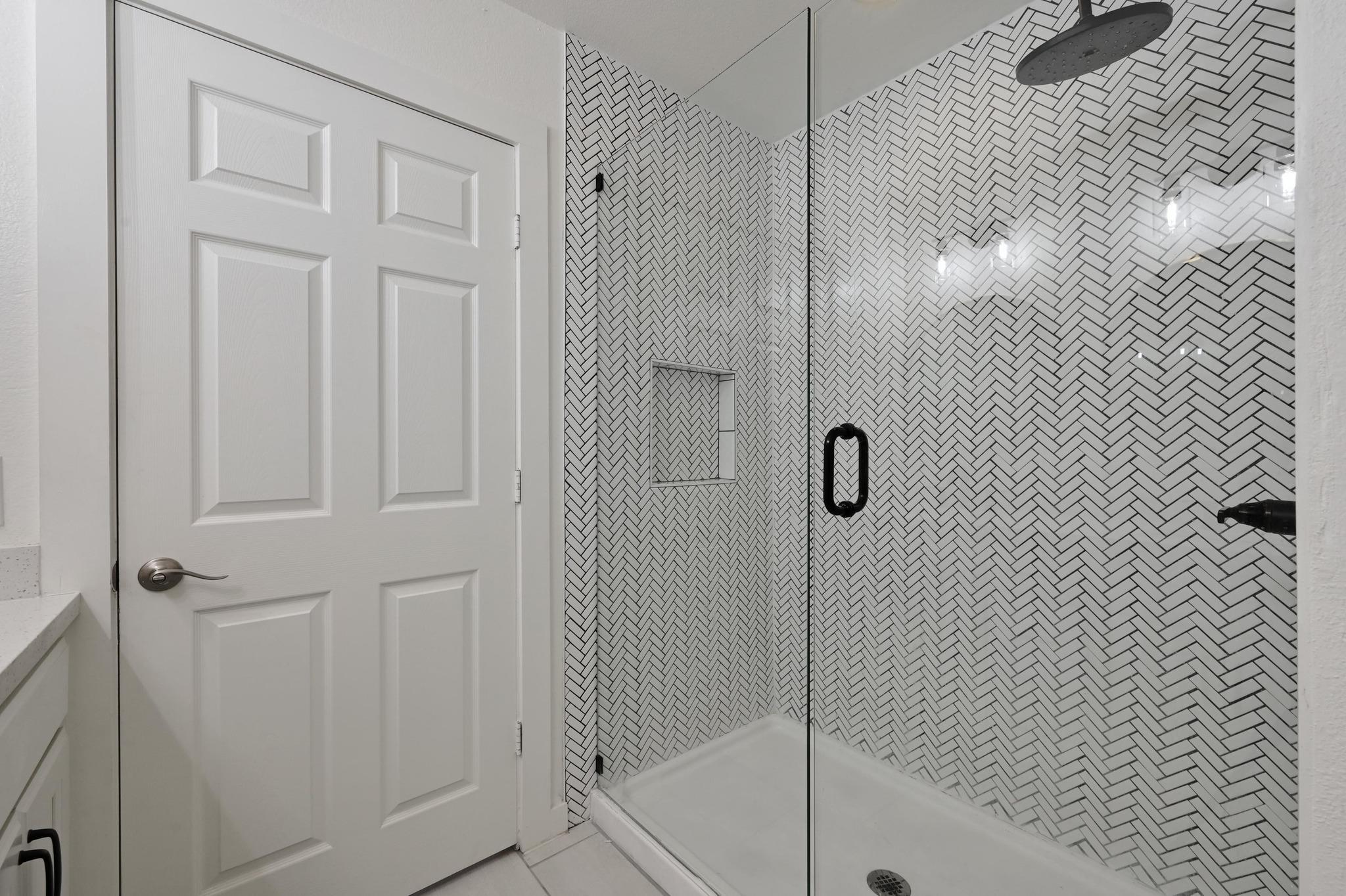 7004 Ashen Ln Property Photo 18