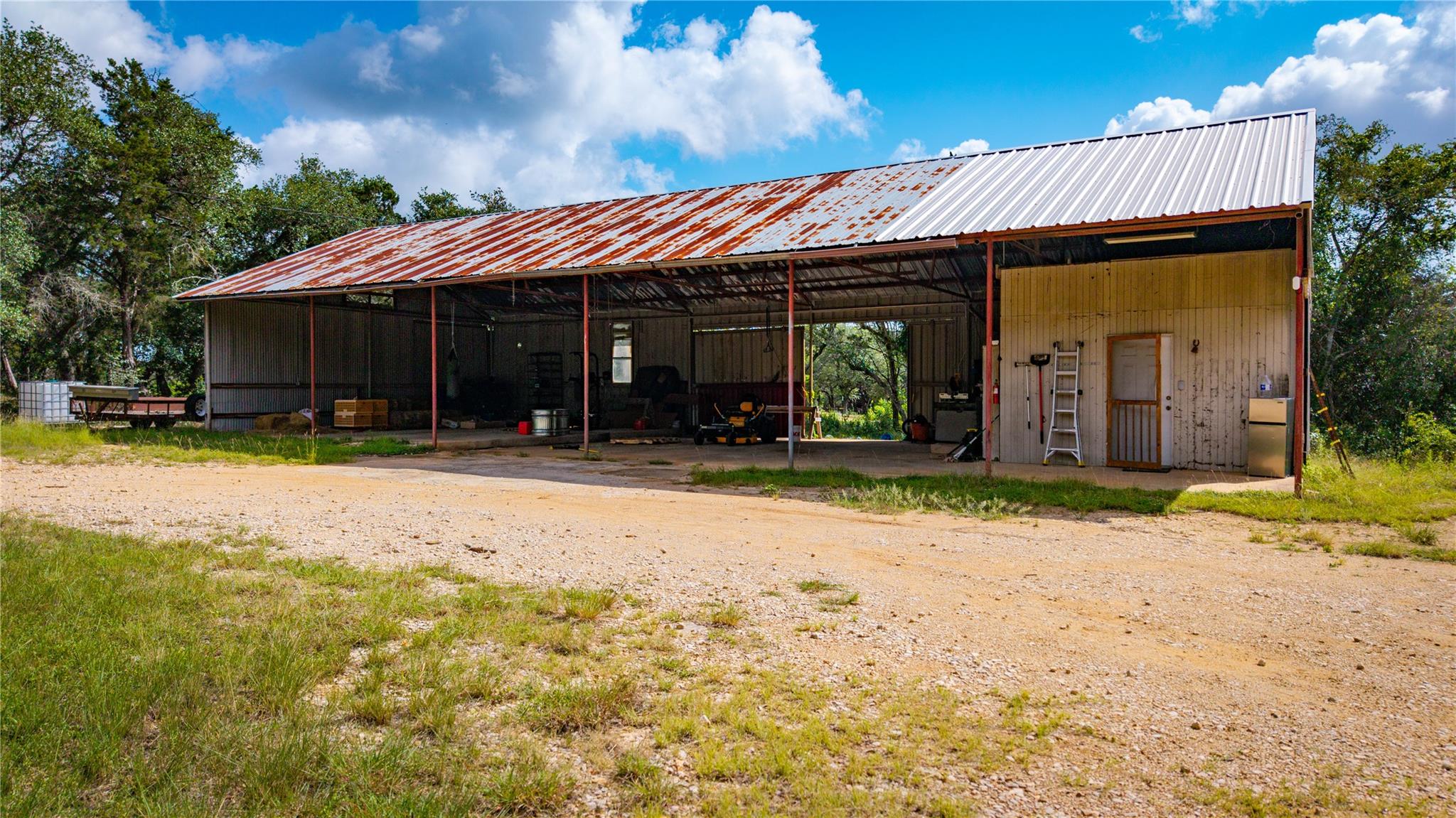2041 Lone Man Mountain Rd Property Photo 6
