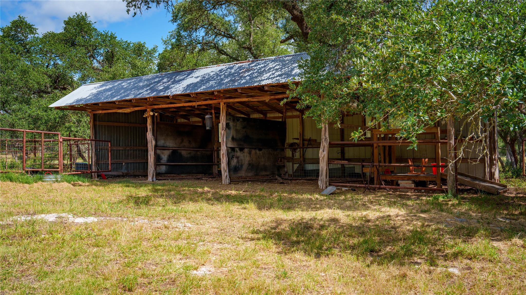2041 Lone Man Mountain Rd Property Photo 9