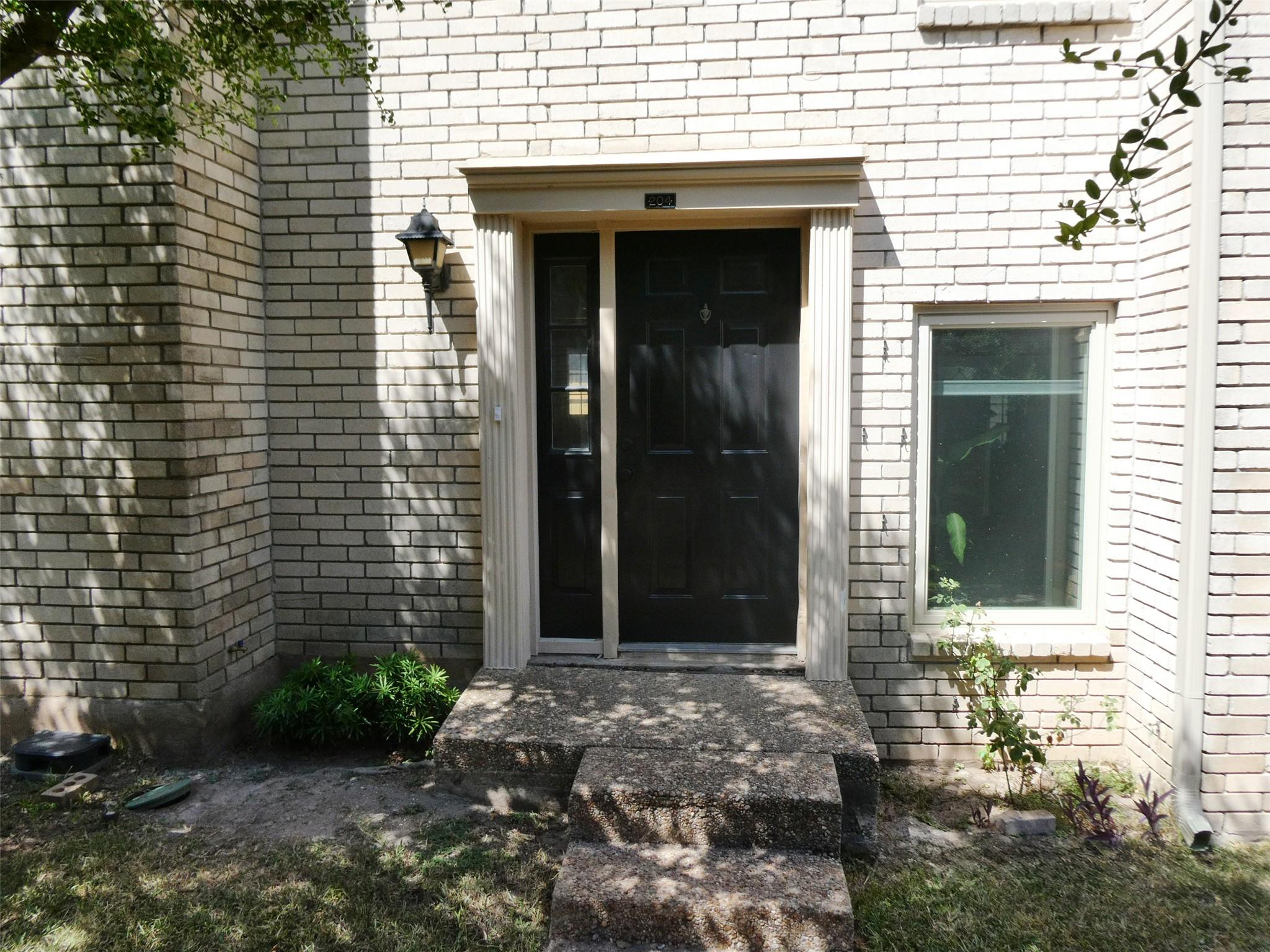 8400 Jamestown Dr #204 Property Photo 2