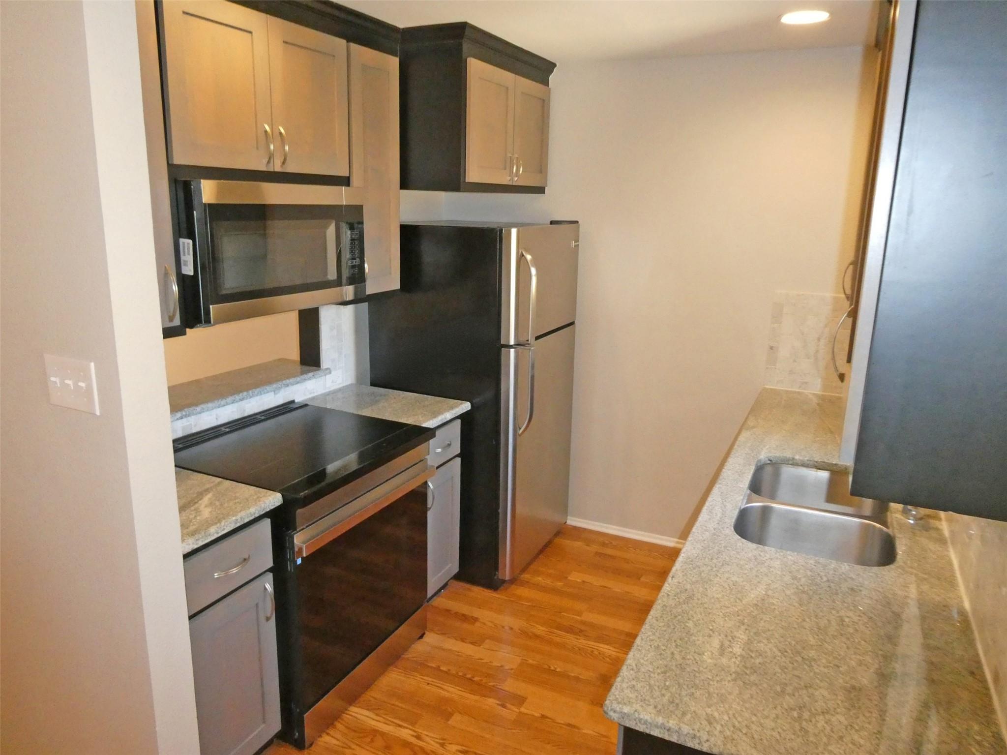 8400 Jamestown Dr #204 Property Photo 5