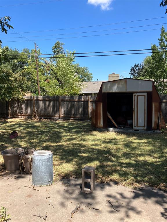 1906 Teakwood Dr Property Photo 12