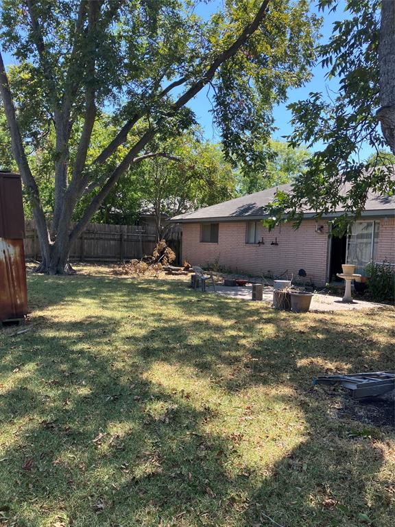 1906 Teakwood Dr Property Photo 13