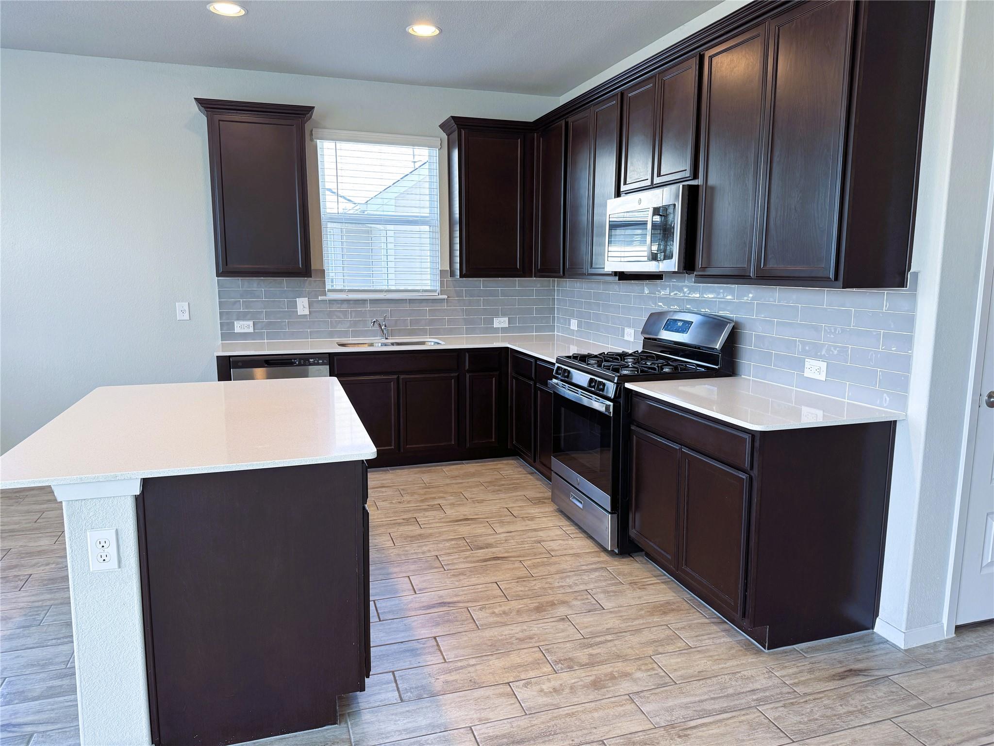 106 Crooked Trail Trl Property Photo 10