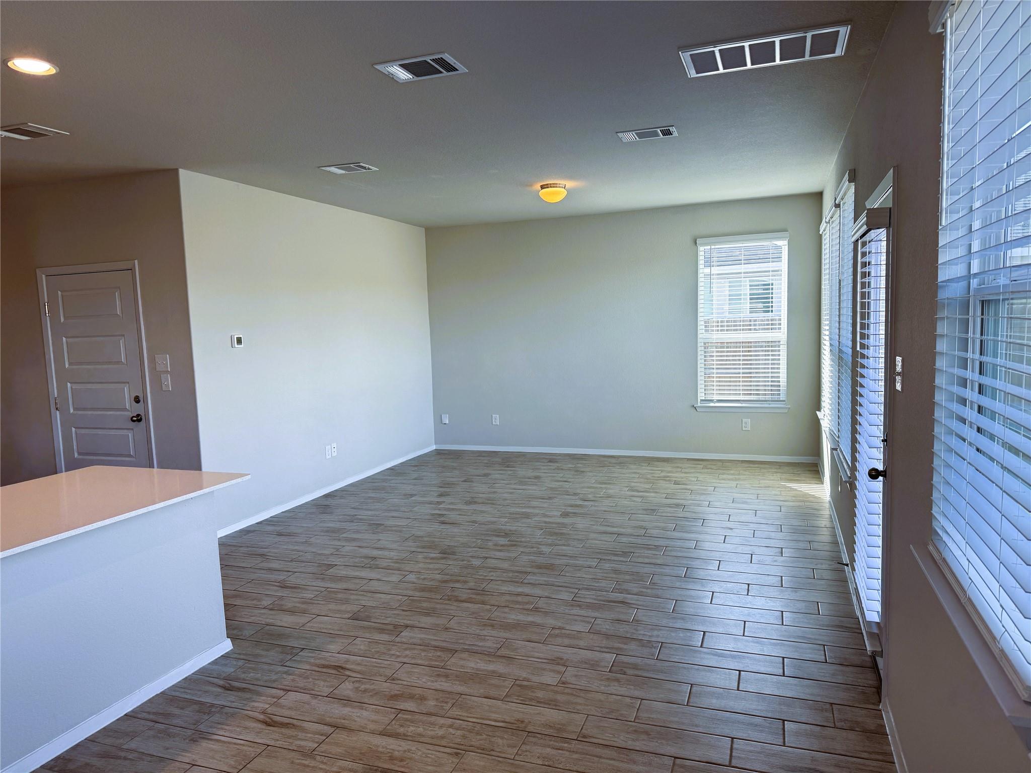 106 Crooked Trail Trl Property Photo 14