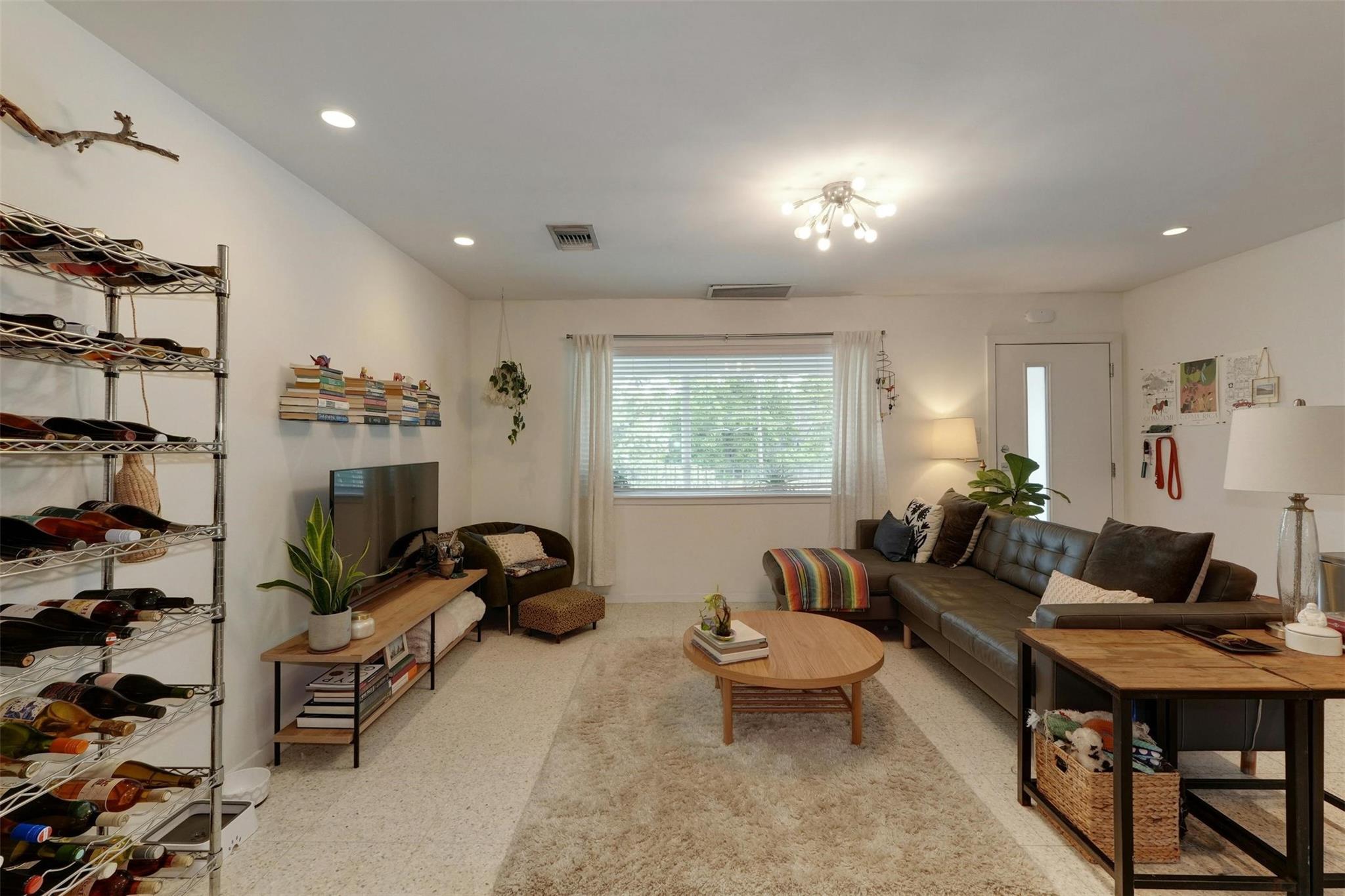 1208 Enfield Rd 202 Property Photo 3