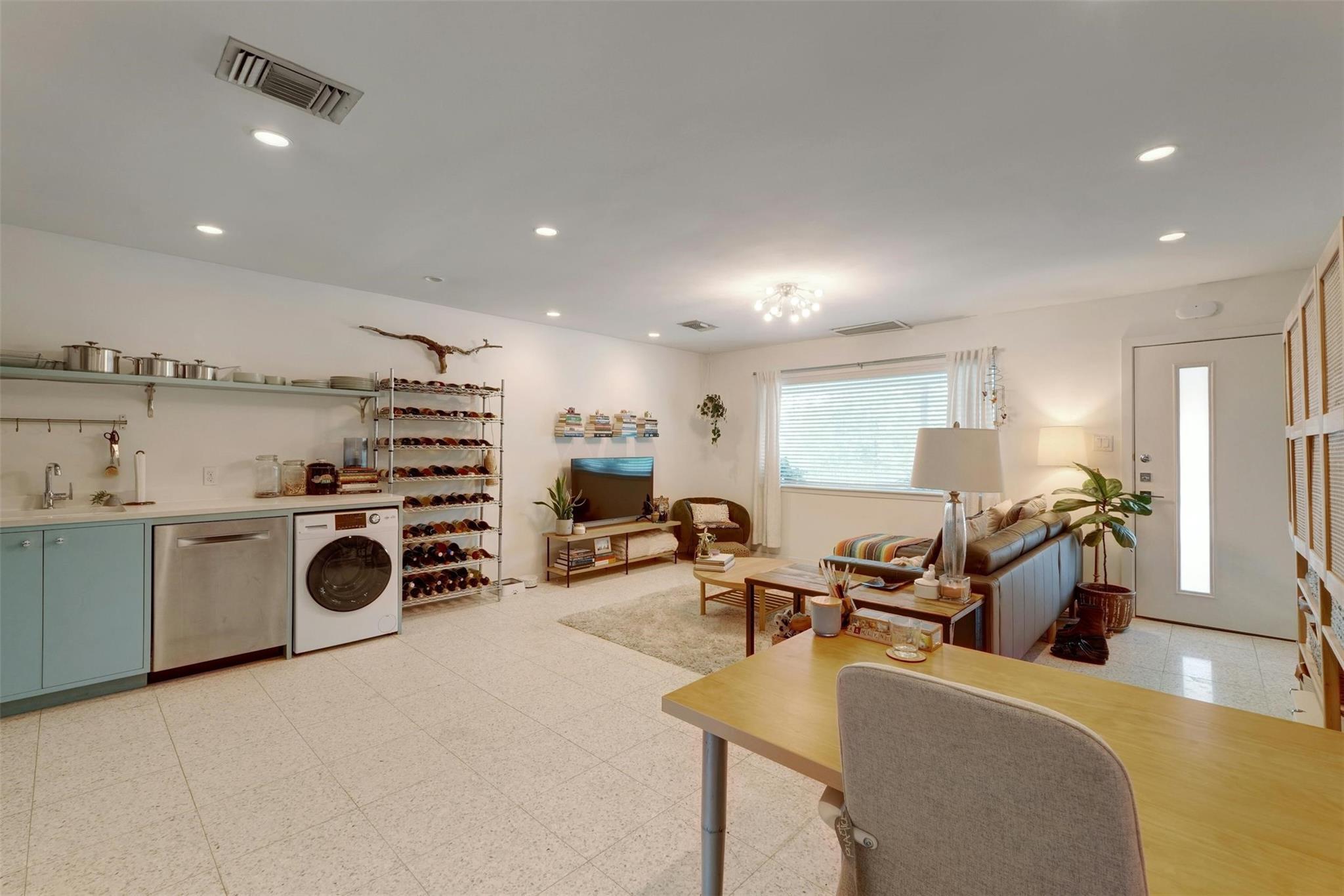 1208 Enfield Rd 202 Property Photo 11