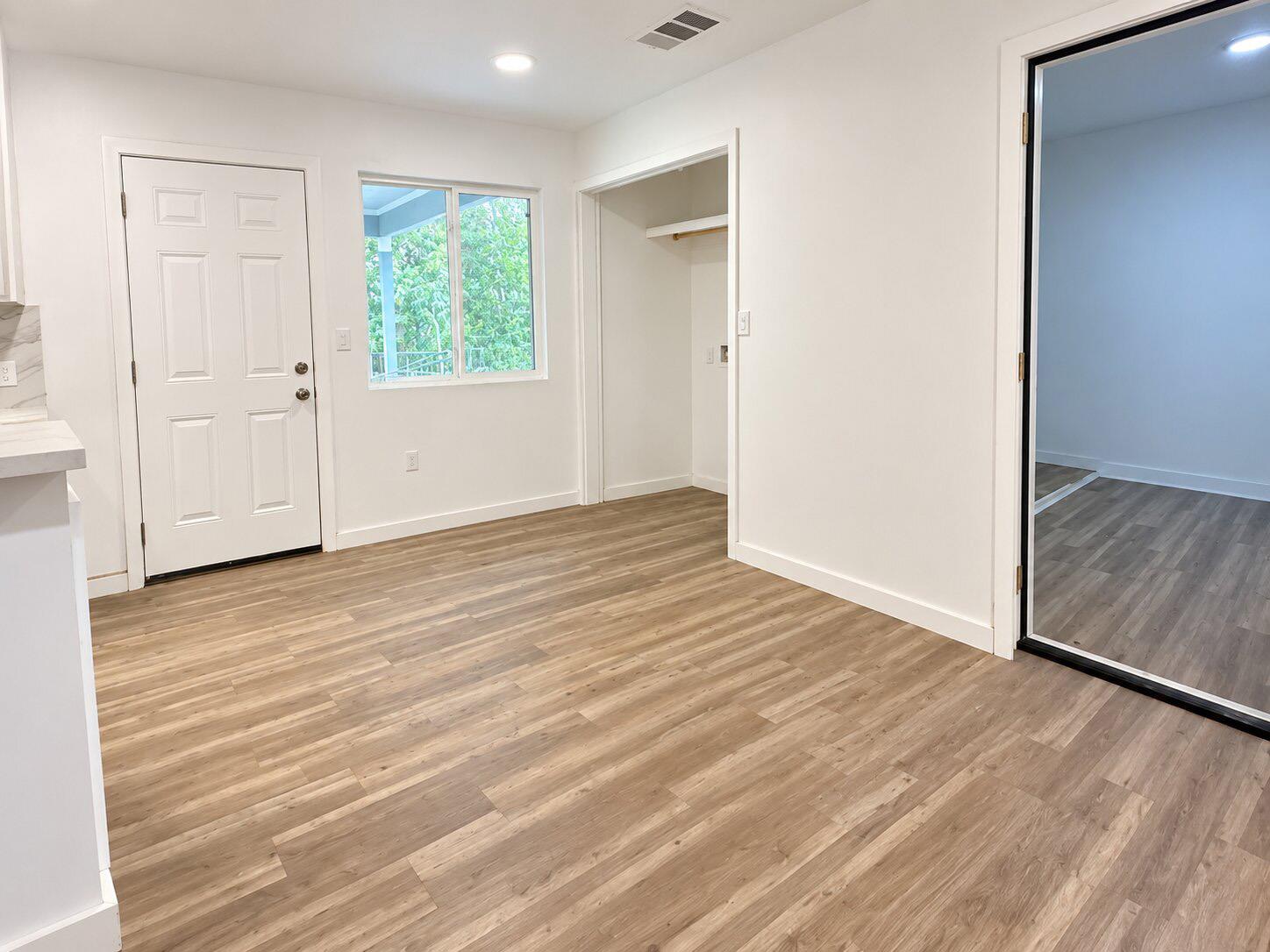 4905 Nesting Way Property Photo 3