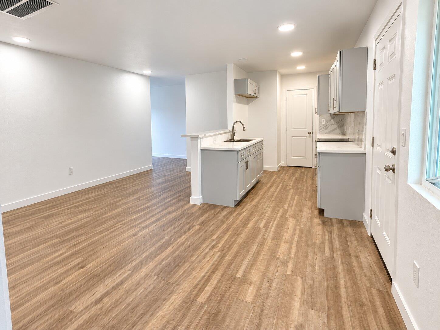 4905 Nesting Way Property Photo 9