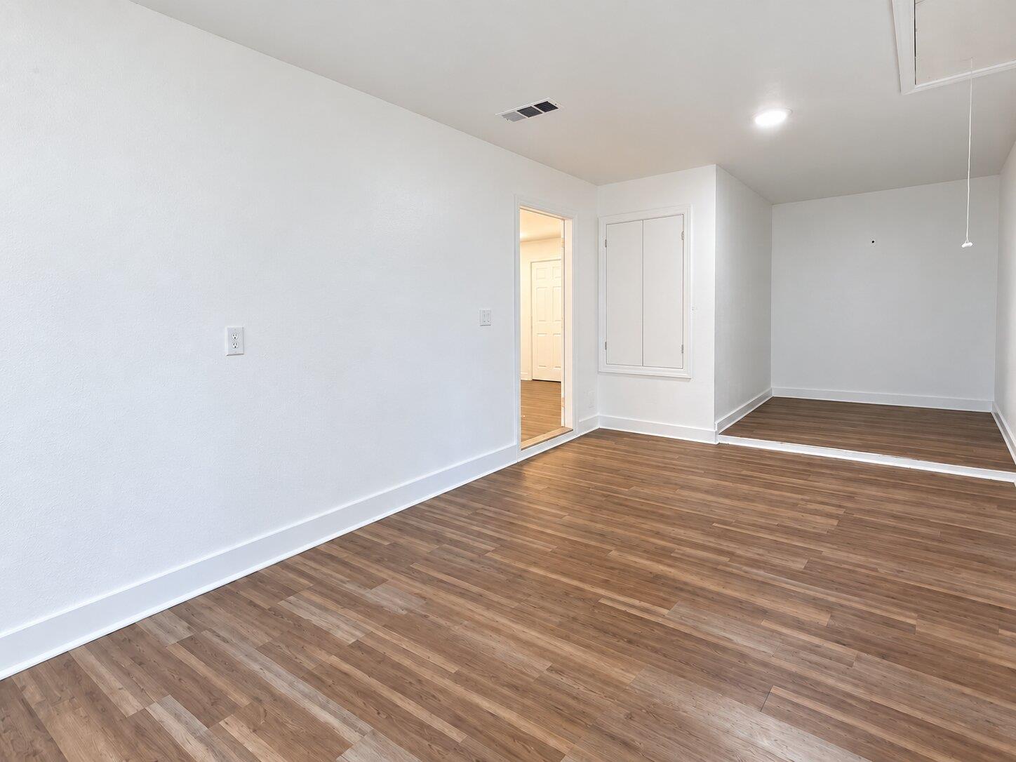 4905 Nesting Way Property Photo 14