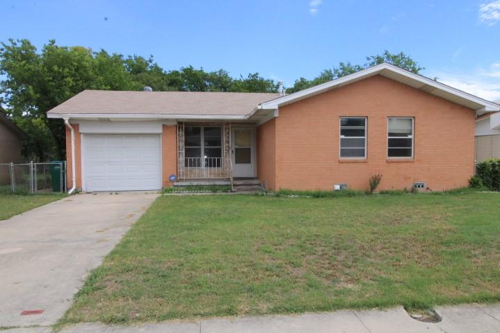 1007 E Robertson Ave Property Photo 1