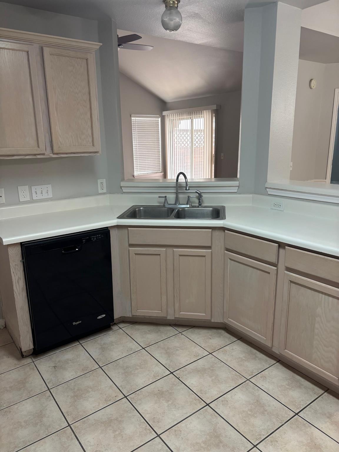 1605 Saint Leger St St Property Photo 7