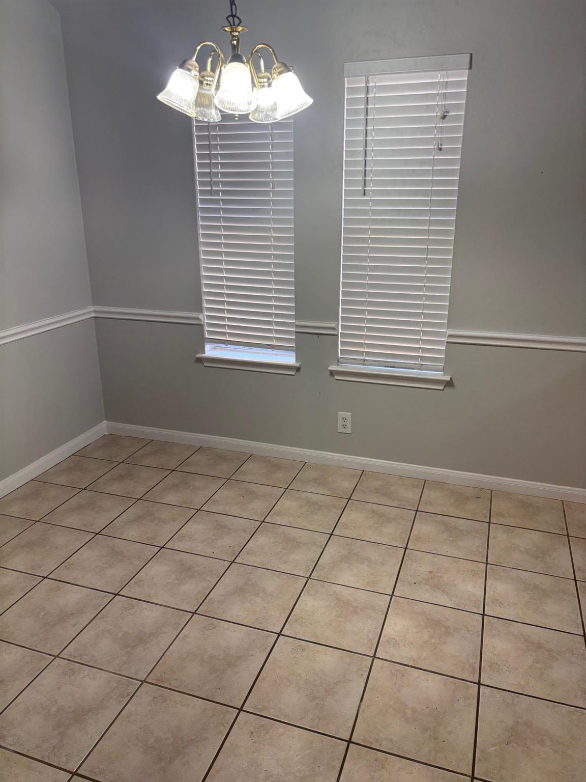 1605 Saint Leger St St Property Photo 9
