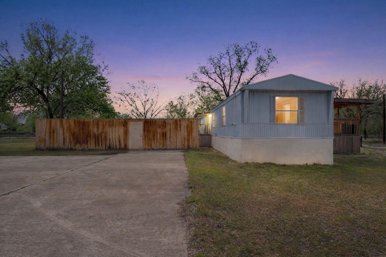 2711 Citation Dr Property Photo 3