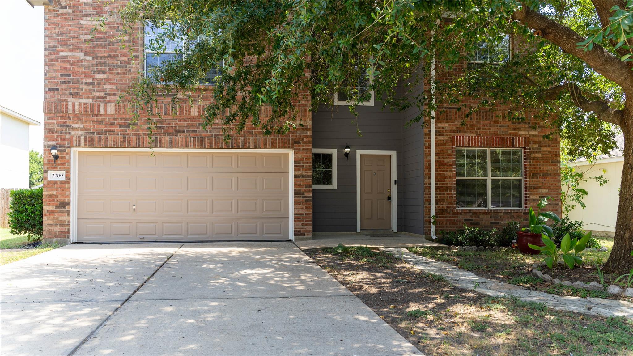 2209 Canvas Back Dr Property Photo 2