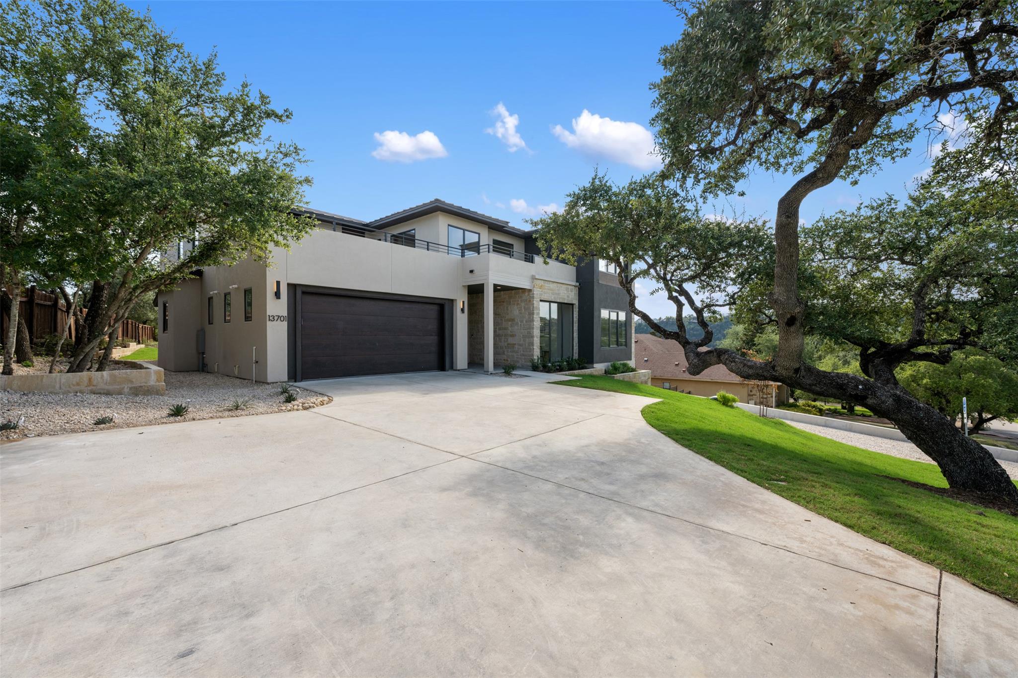 13701 Montview Dr Property Photo 6