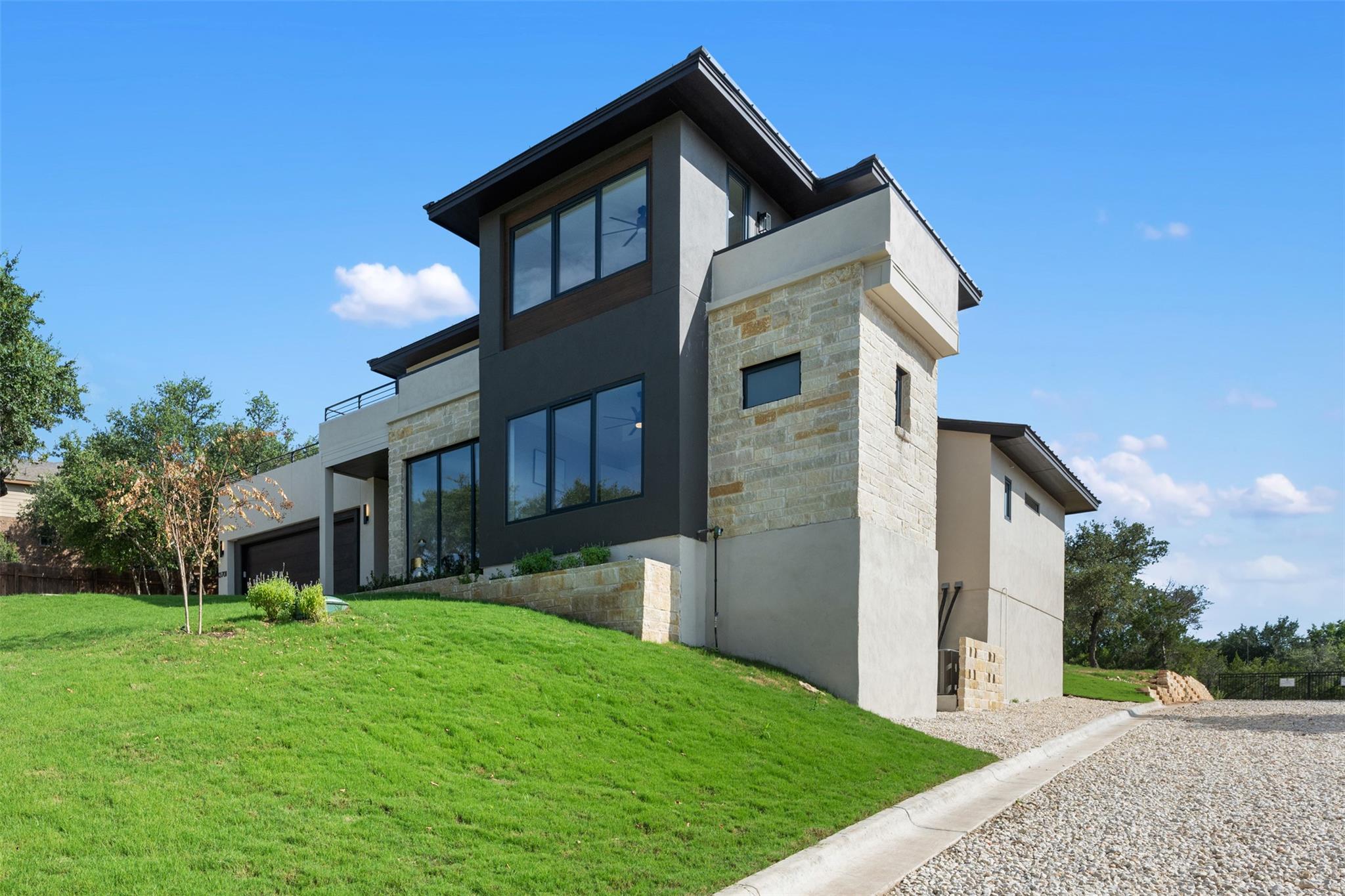 13701 Montview Dr Property Photo 8