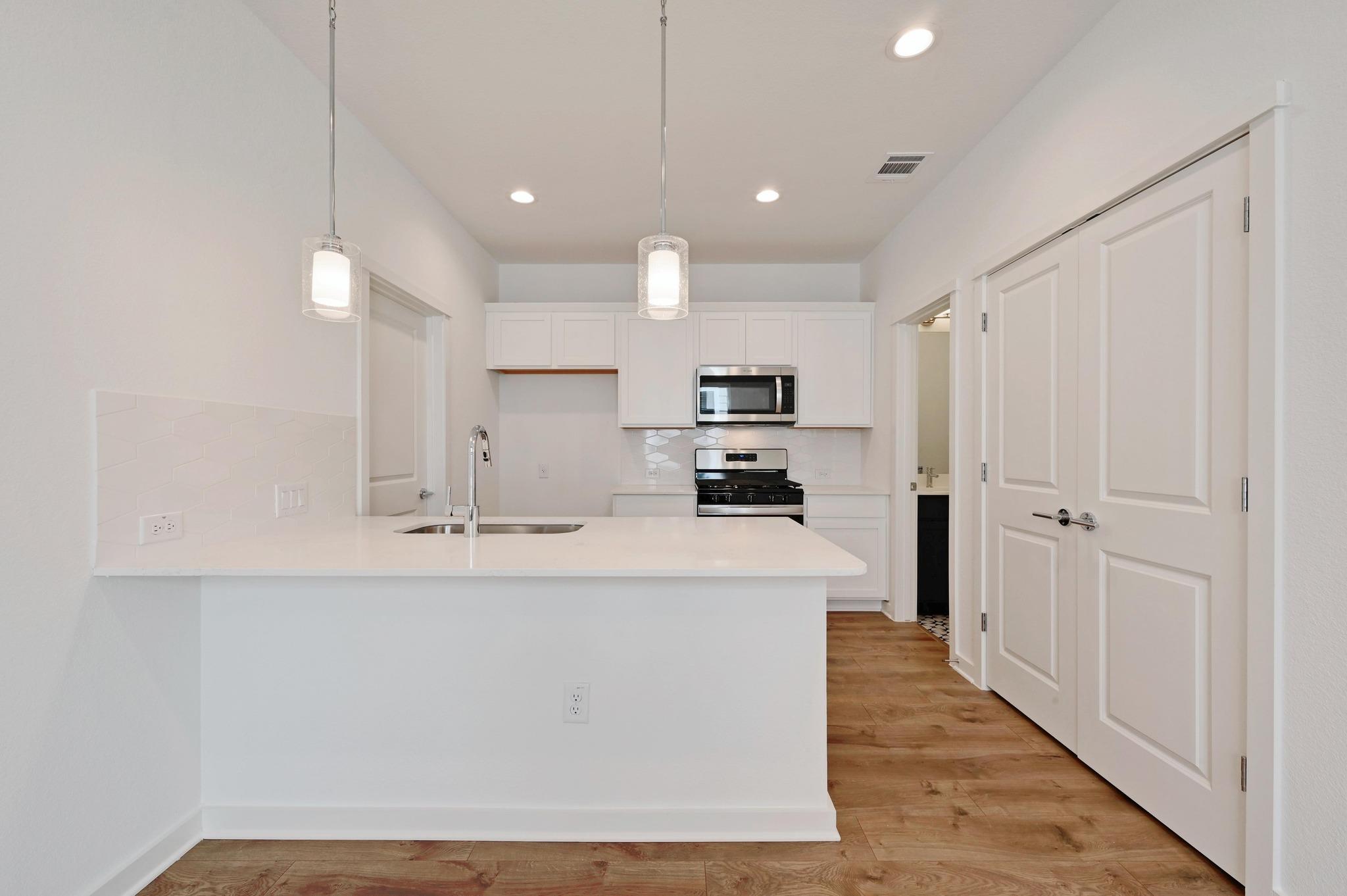 458 Orleanian Dr #a Property Photo 8