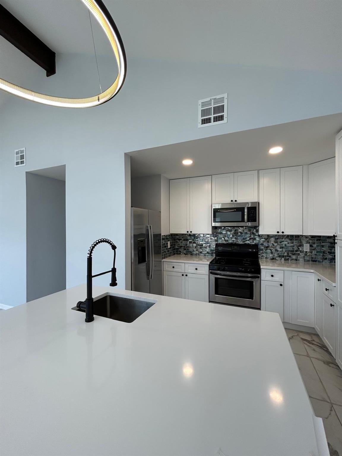 11803 Charing Cross Rd Property Photo 3