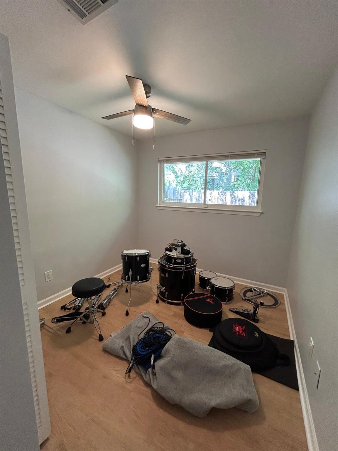 11803 Charing Cross Rd Property Photo 6