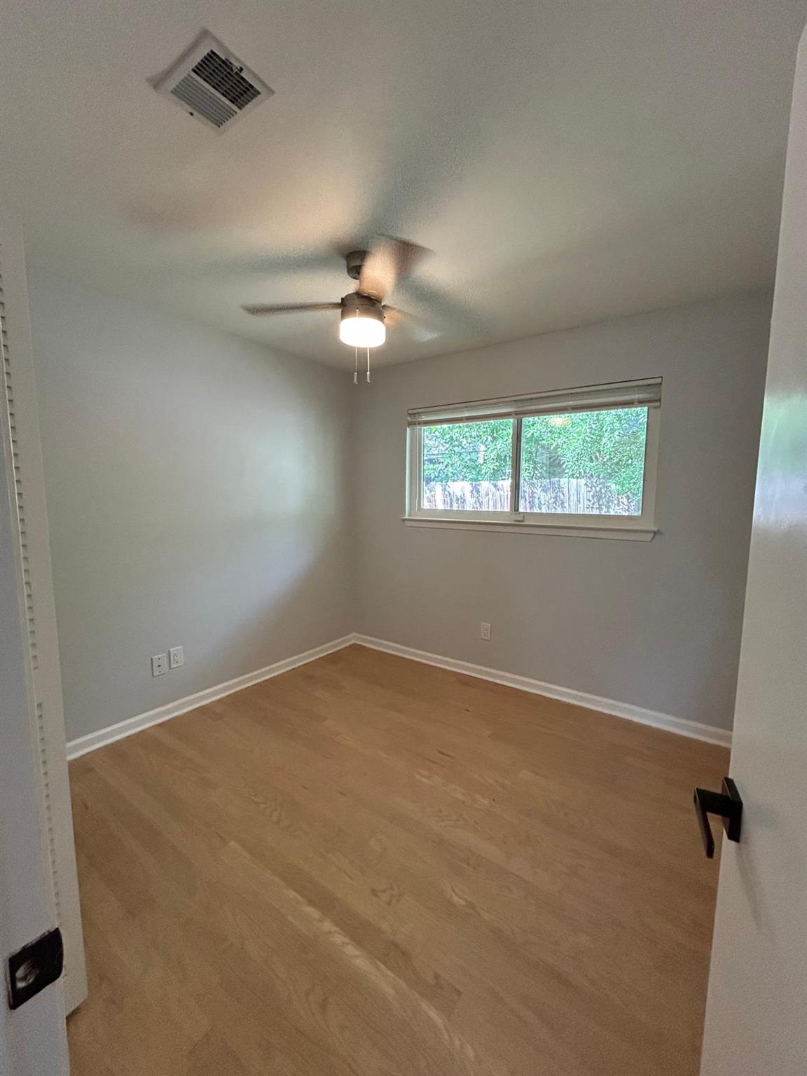 11803 Charing Cross Rd Property Photo 8