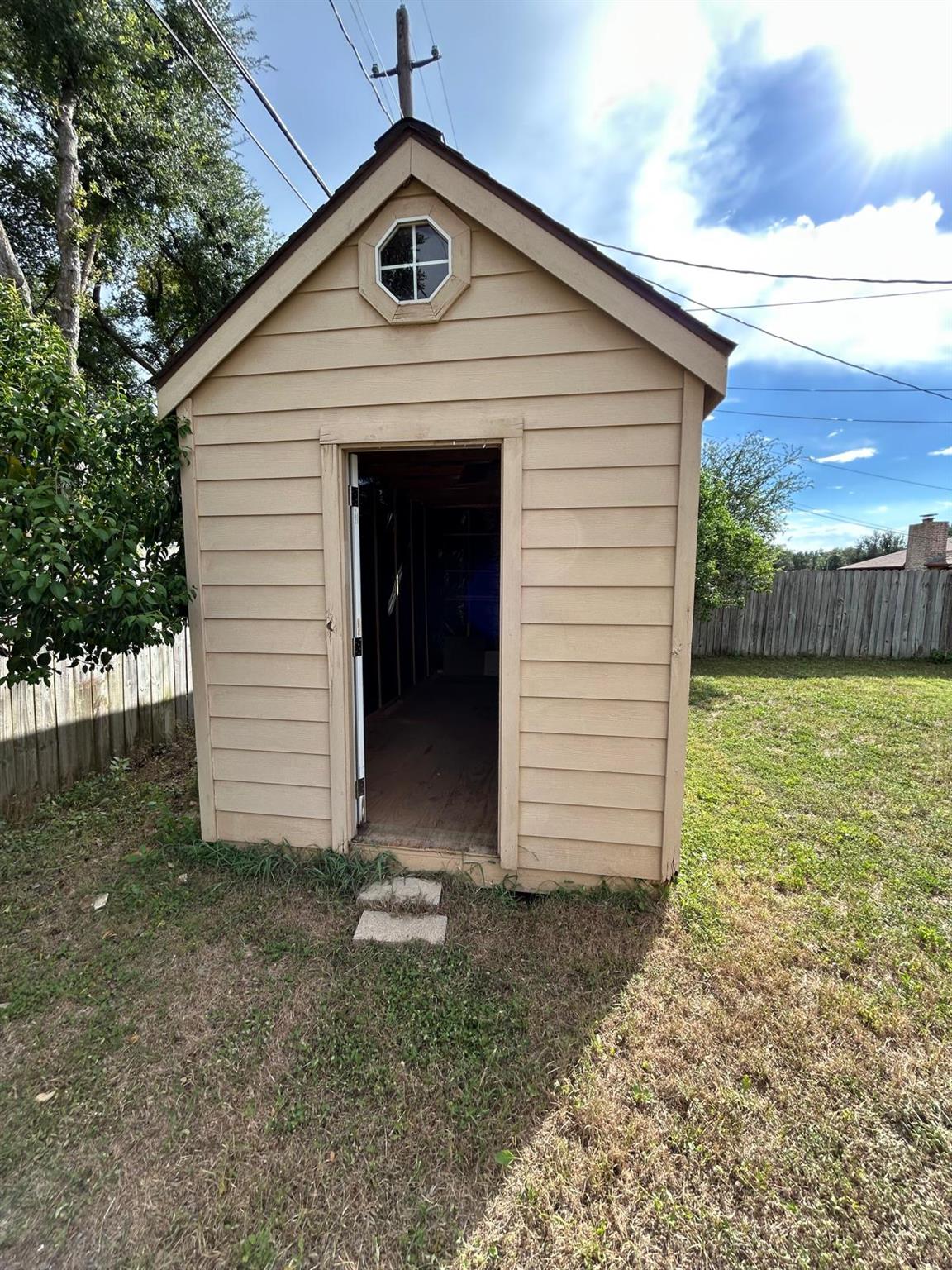 11803 Charing Cross Rd Property Photo 13