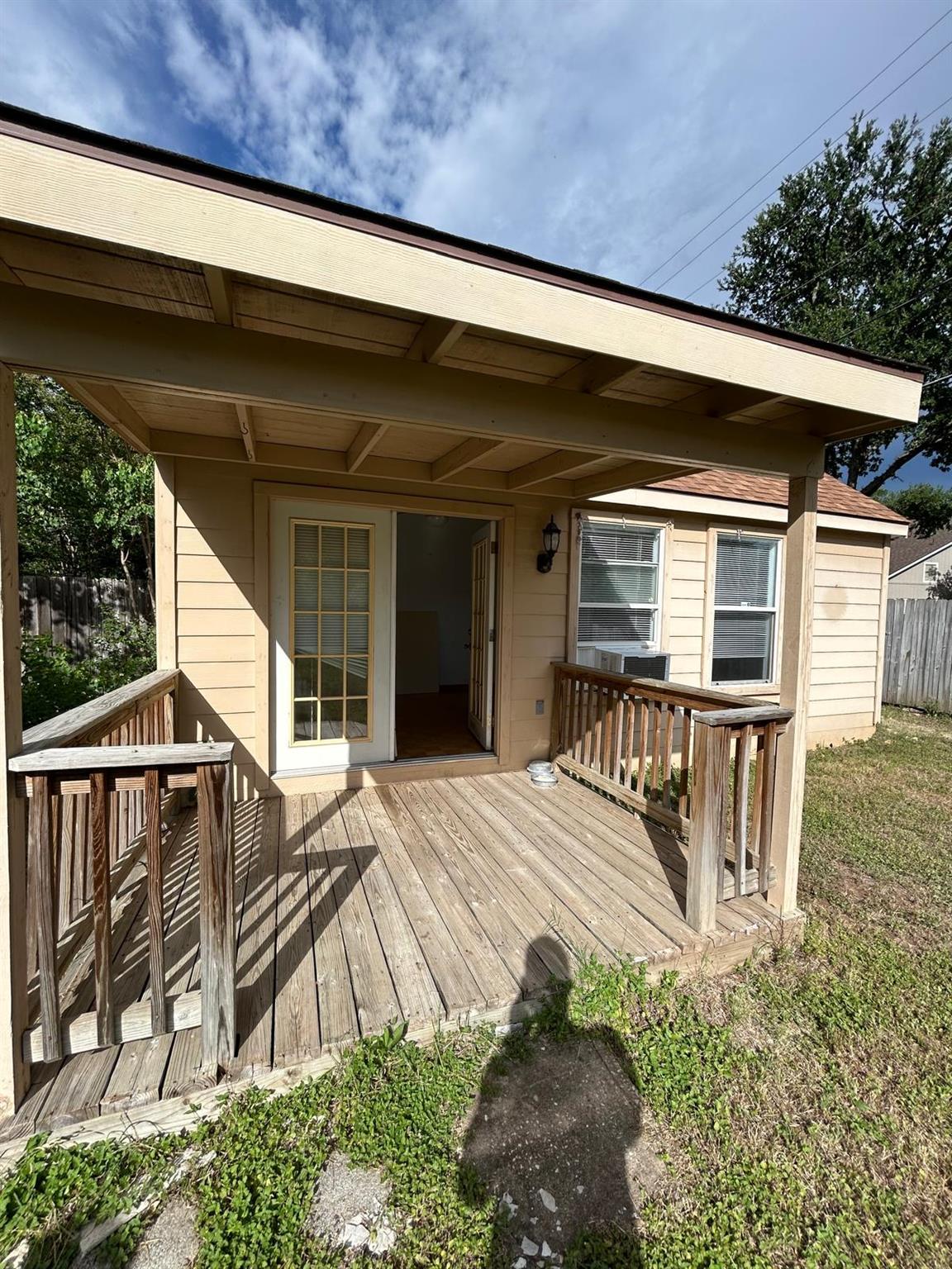 11803 Charing Cross Rd Property Photo 15