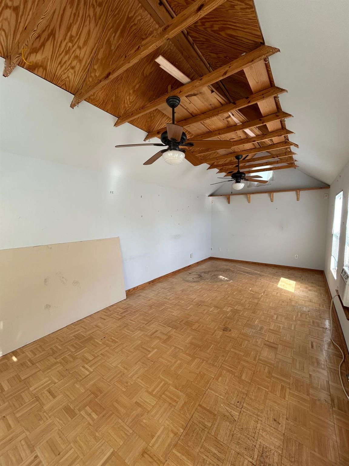 11803 Charing Cross Rd Property Photo 17