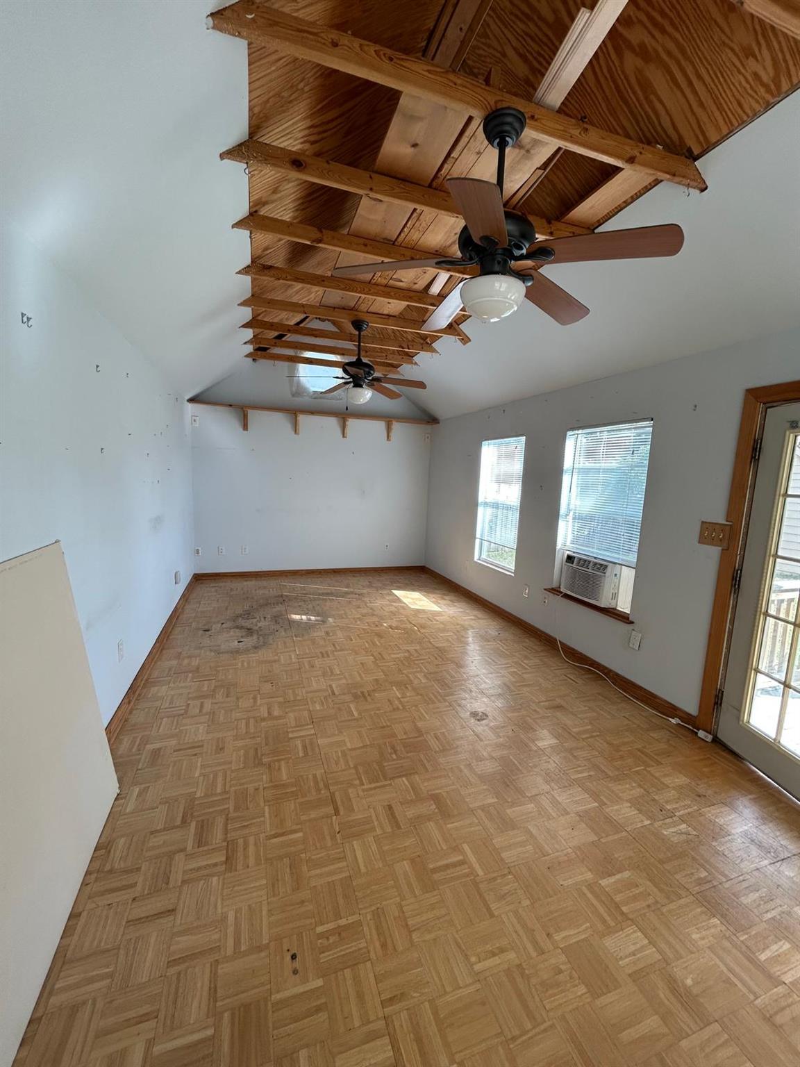 11803 Charing Cross Rd Property Photo 18