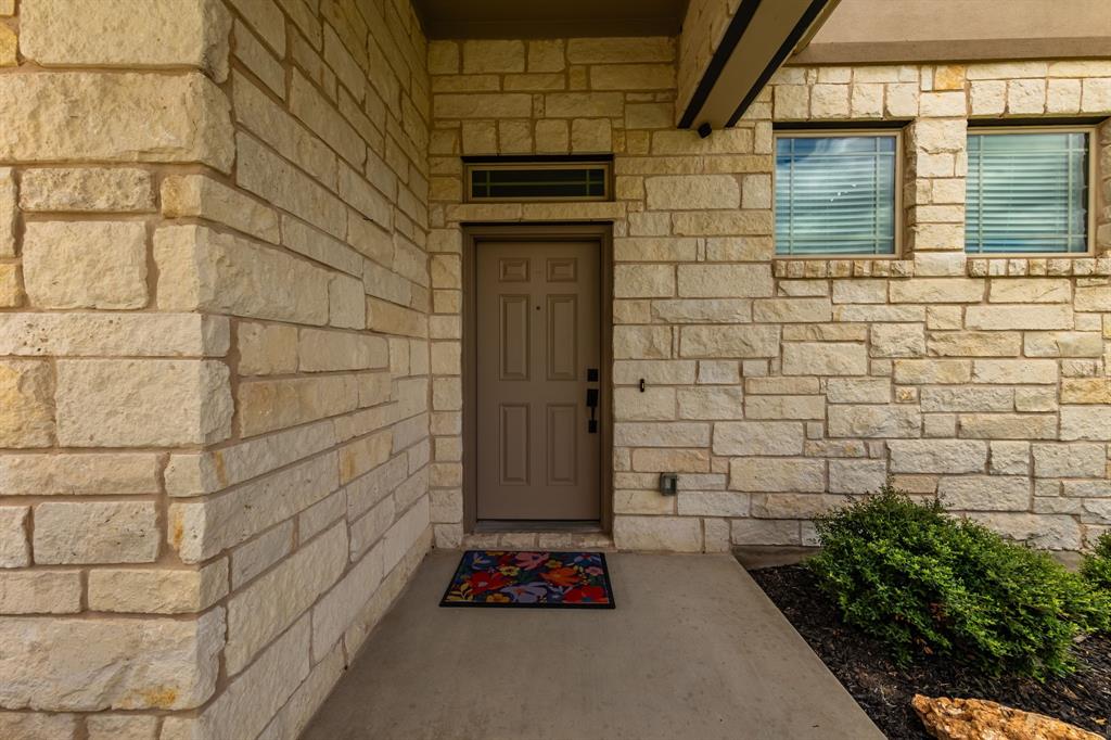 153 Silver Pass Property Photo 2