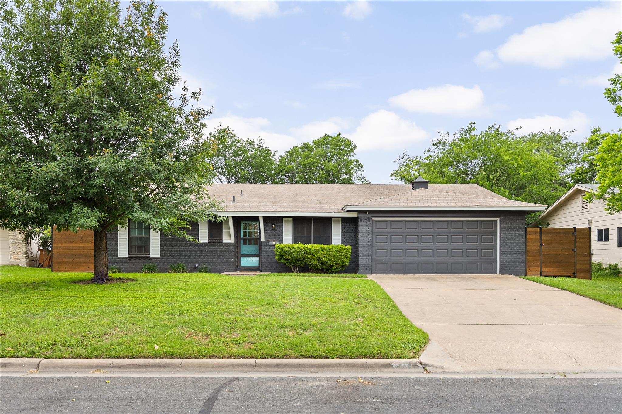 8704 Clarewood Dr Property Photo 1