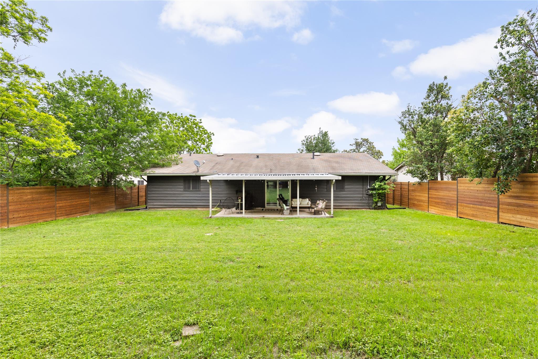 8704 Clarewood Dr Property Photo 11