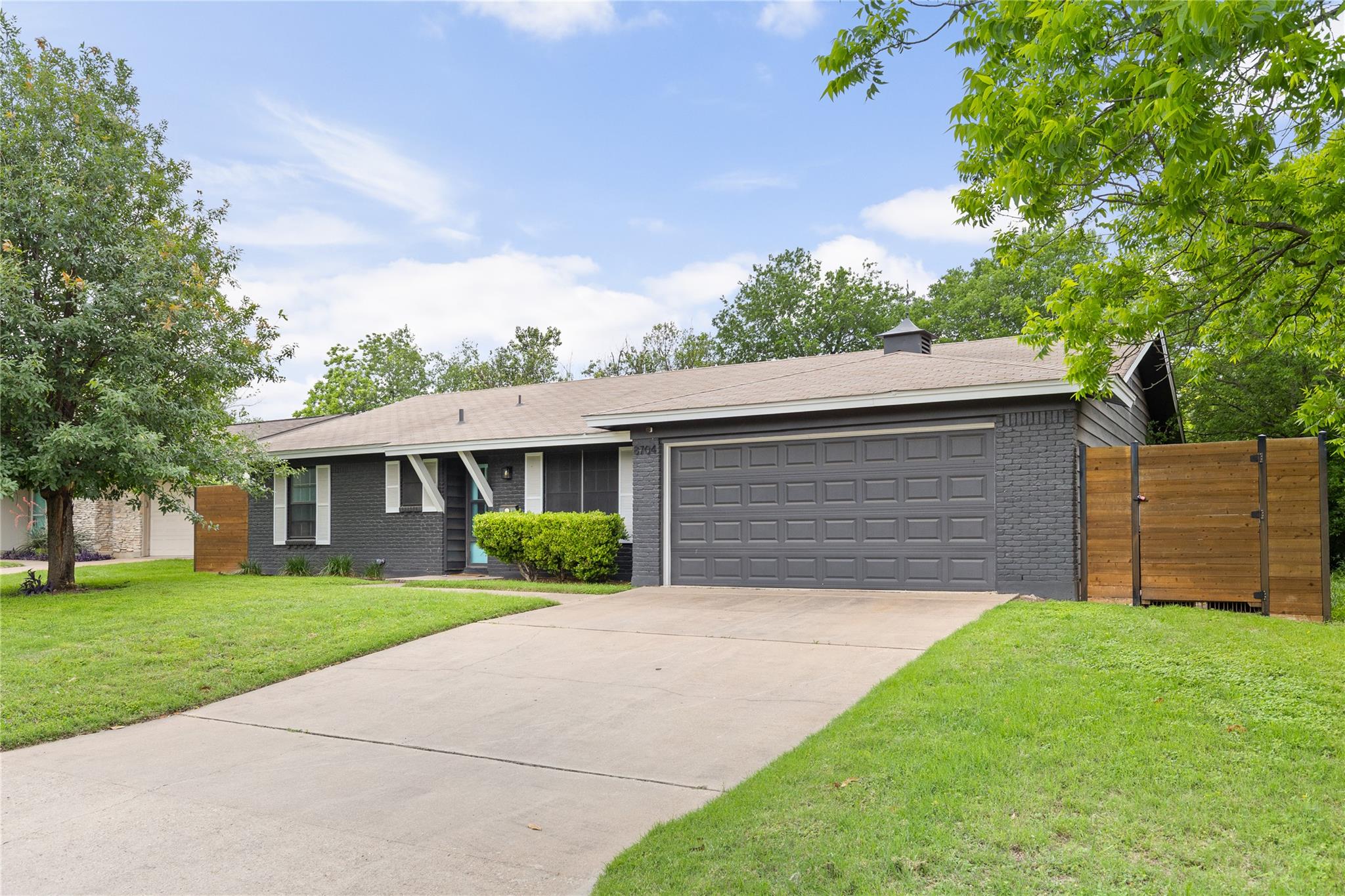 8704 Clarewood Dr Property Photo 12