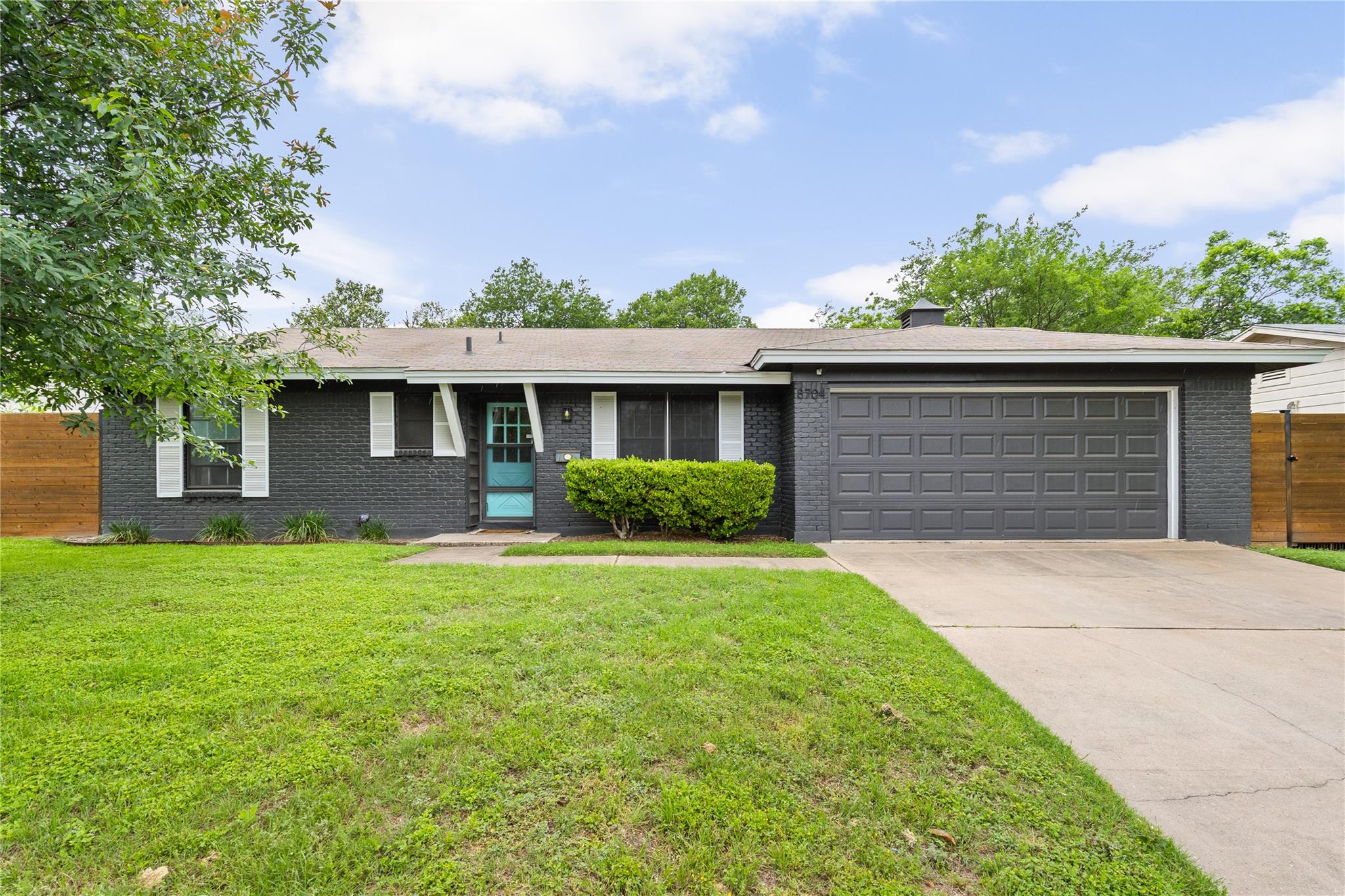 8704 Clarewood Dr Property Photo 14
