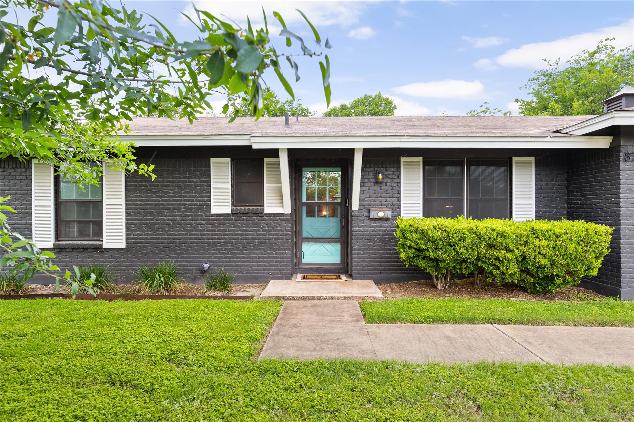 8704 Clarewood Dr Property Photo 15