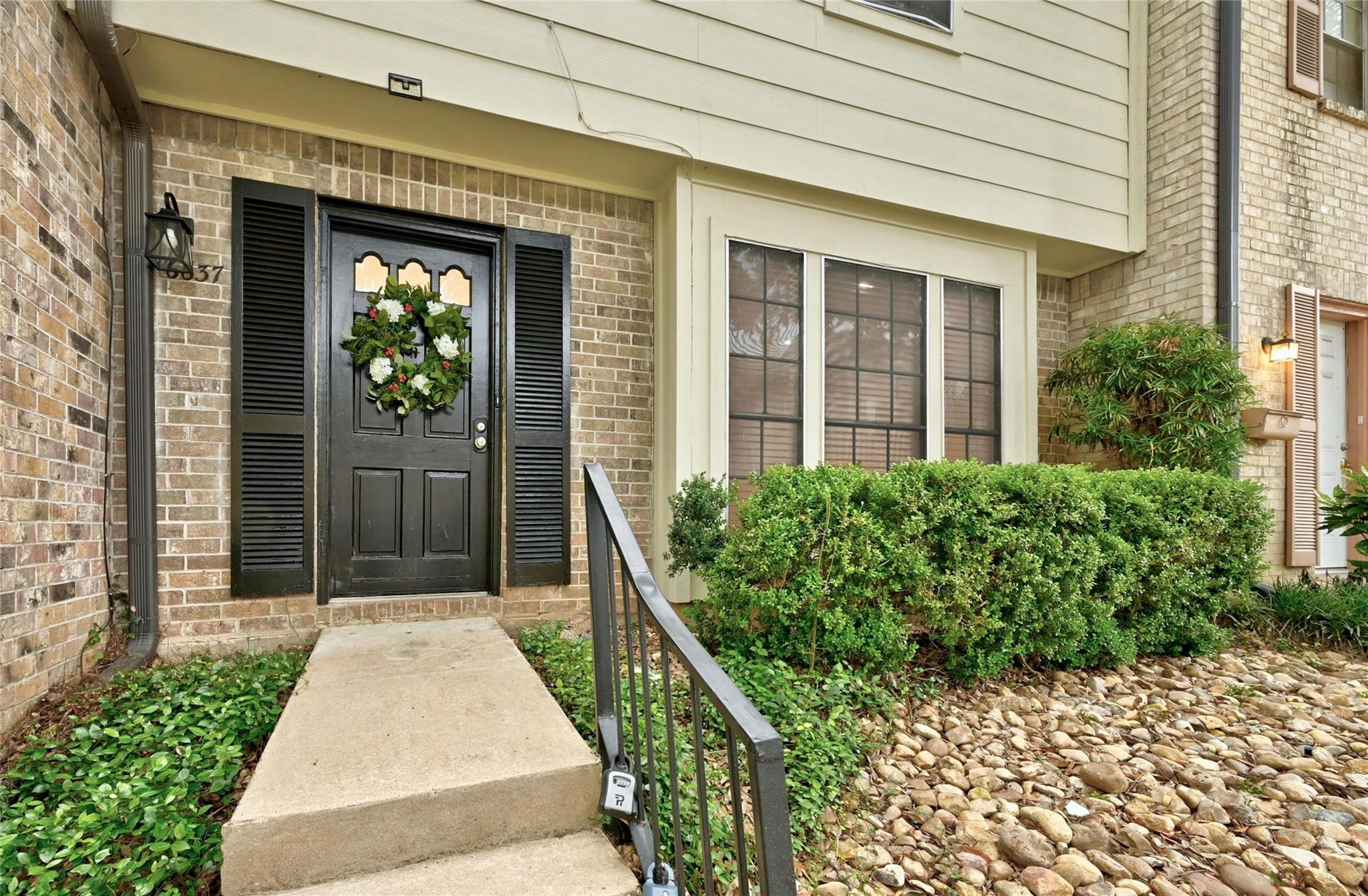6637 Valleyside Rd Property Photo 1