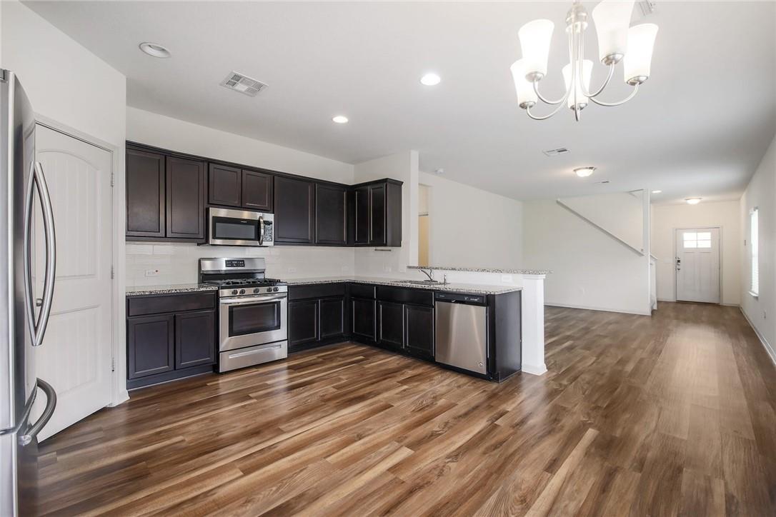 109 Kleberg Ct Property Photo 2