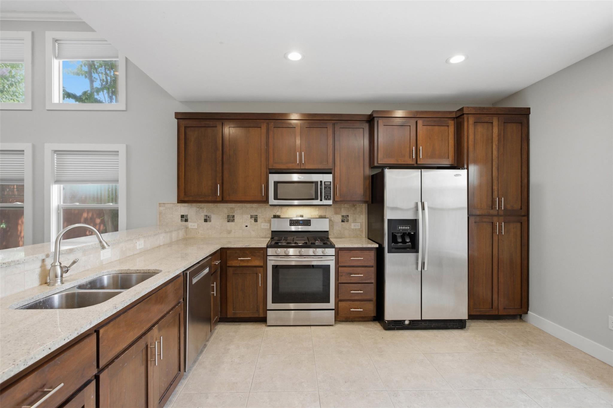 1315 W Anderson Ln #a Property Photo 8