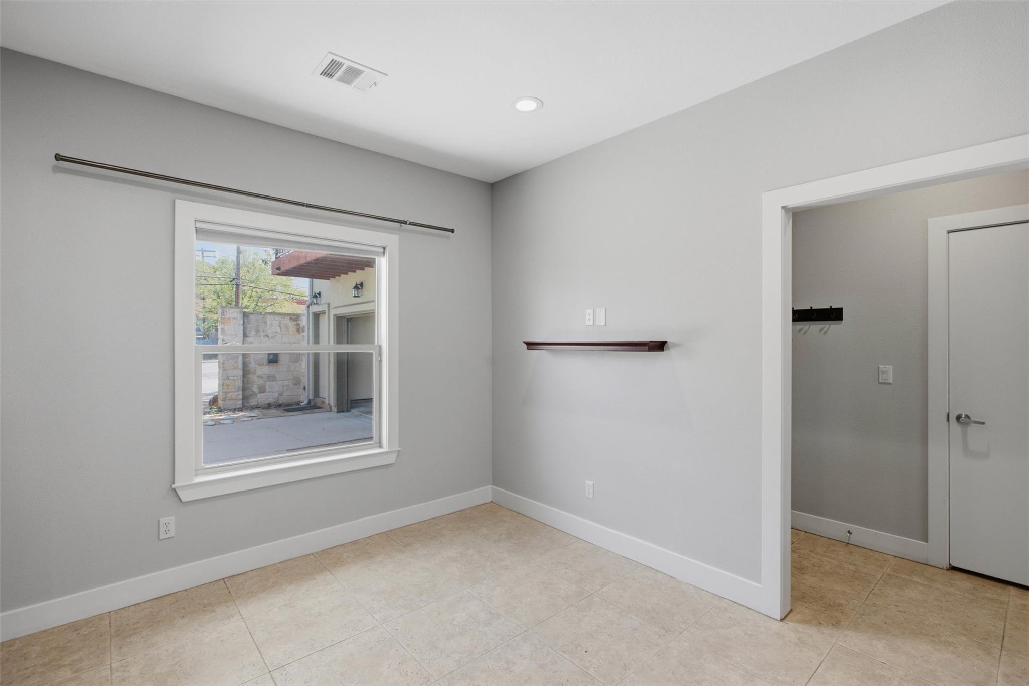 1315 W Anderson Ln #a Property Photo 9
