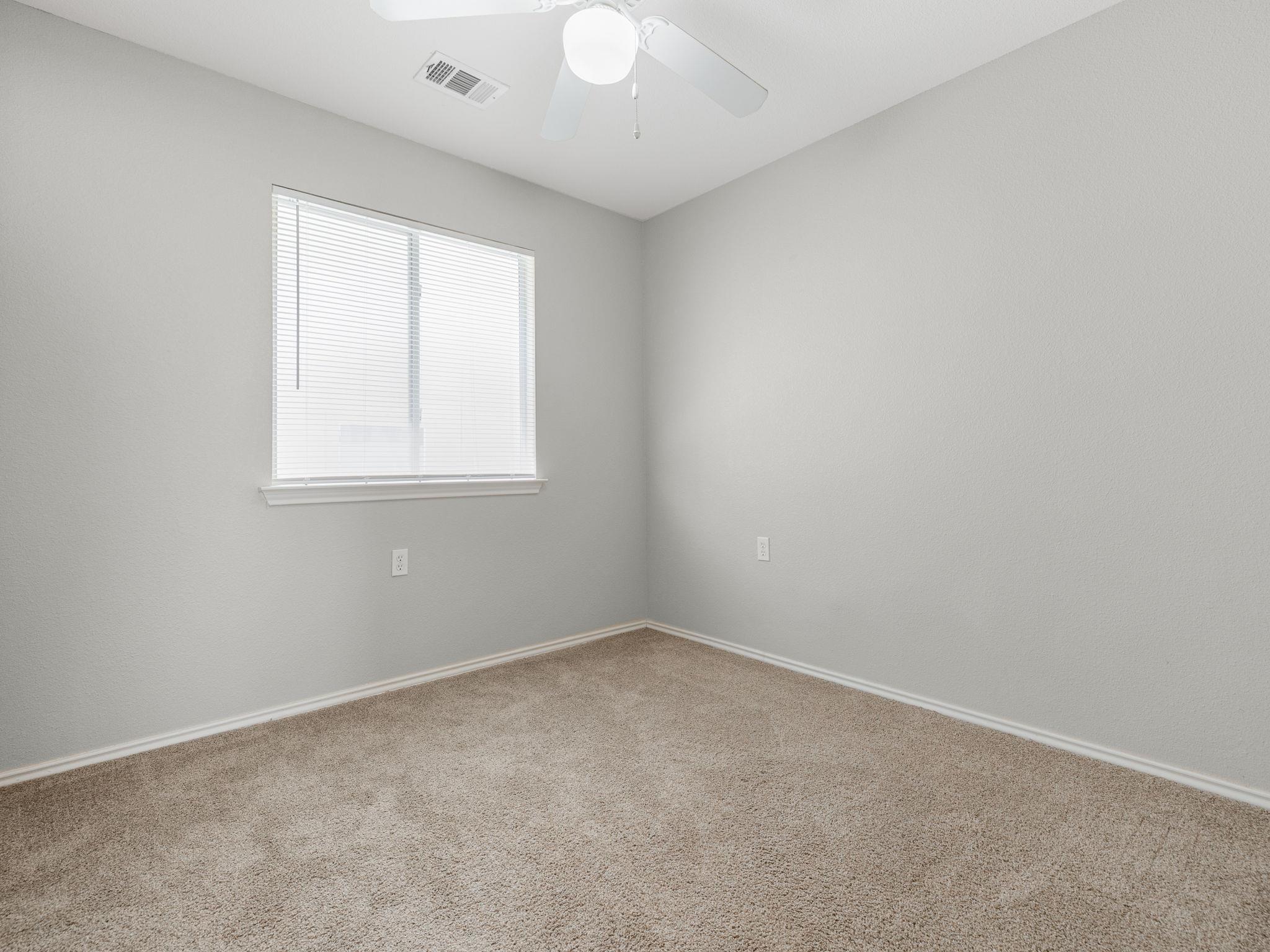 5220 Hutchinson Dr Property Photo 17